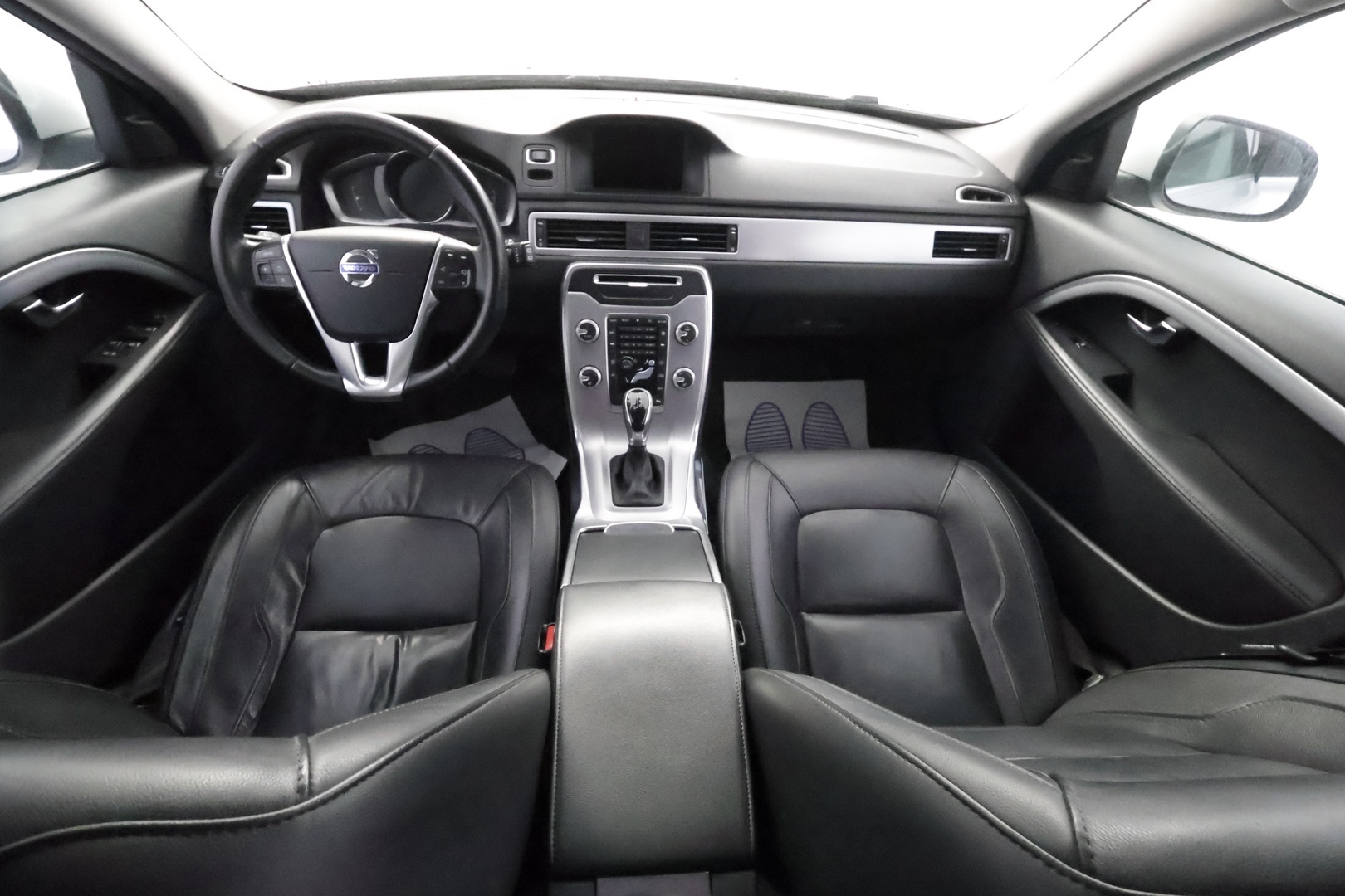 VOLVO V70 2016