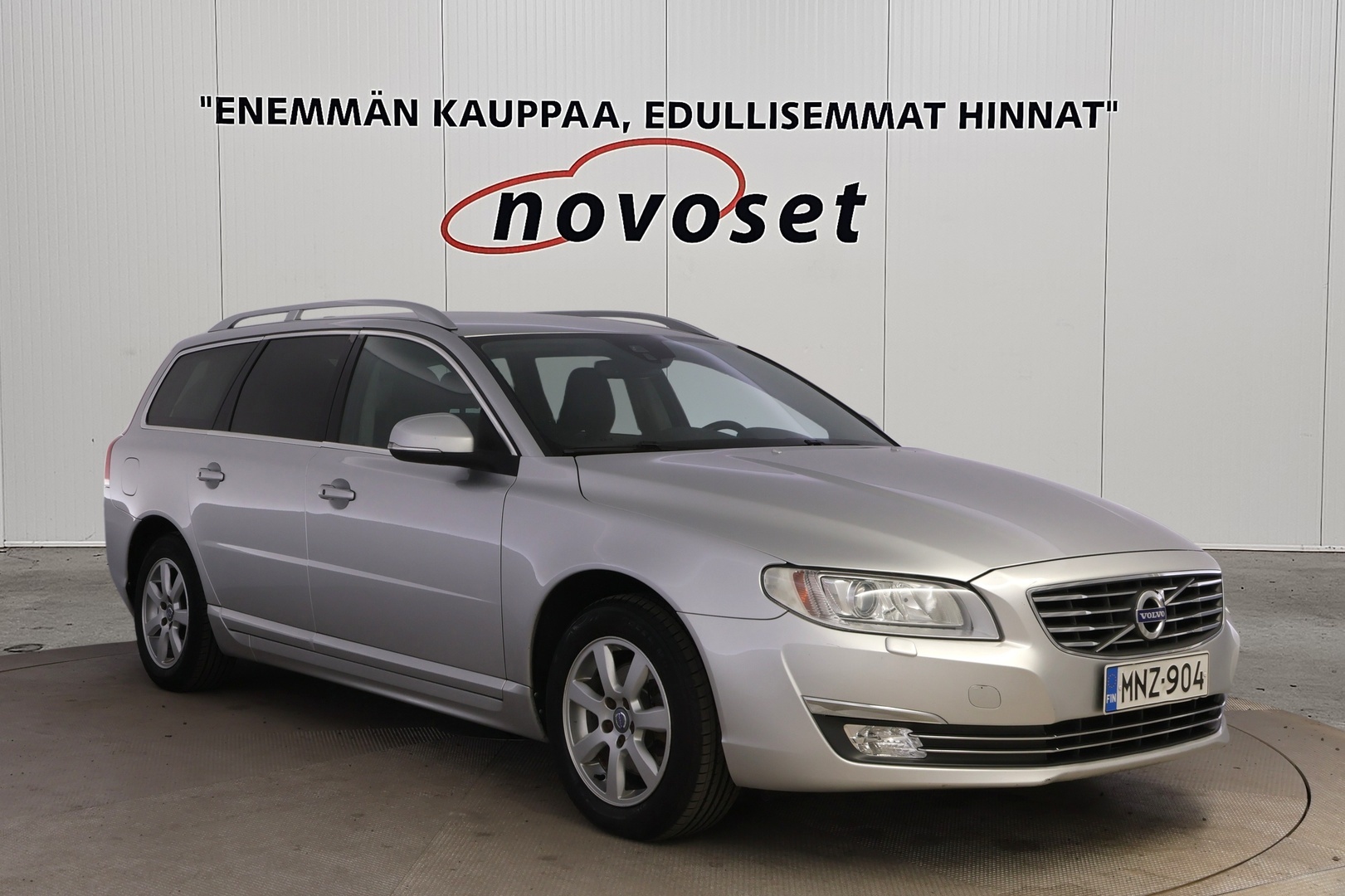 VOLVO V70 2016