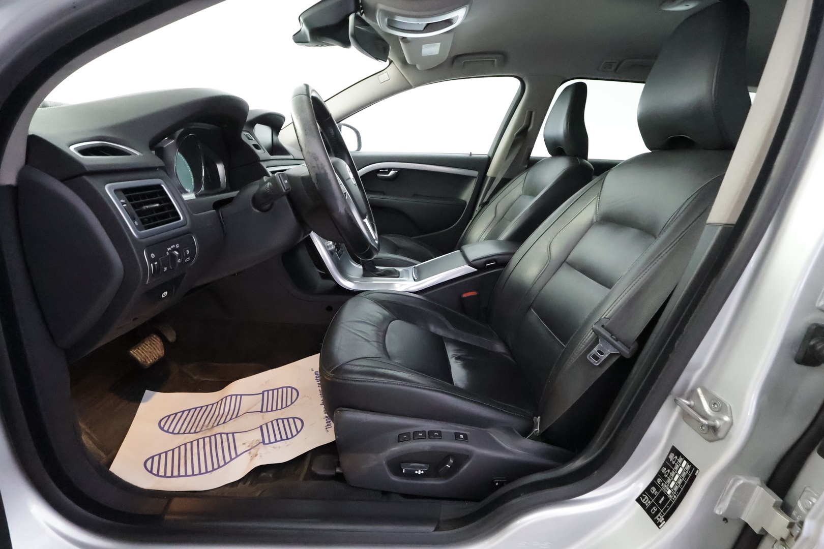 VOLVO V70 2016