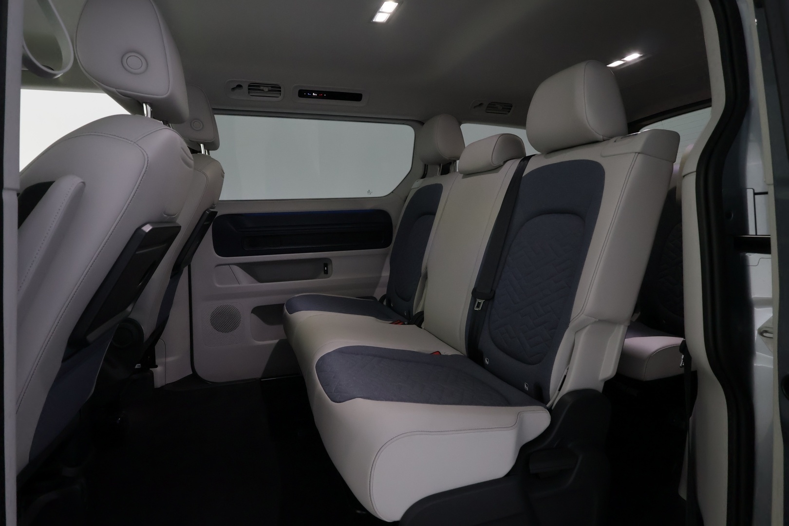 VOLKSWAGEN ID.BUZZ 2025