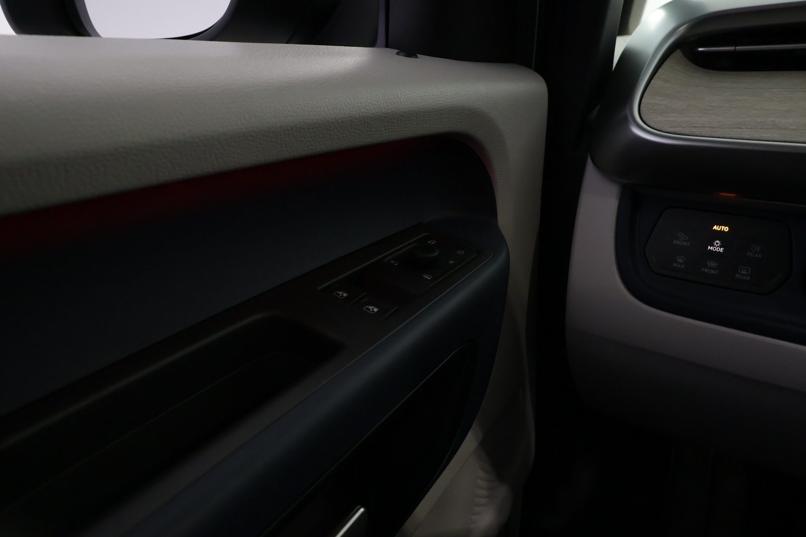 VOLKSWAGEN ID.BUZZ 2025