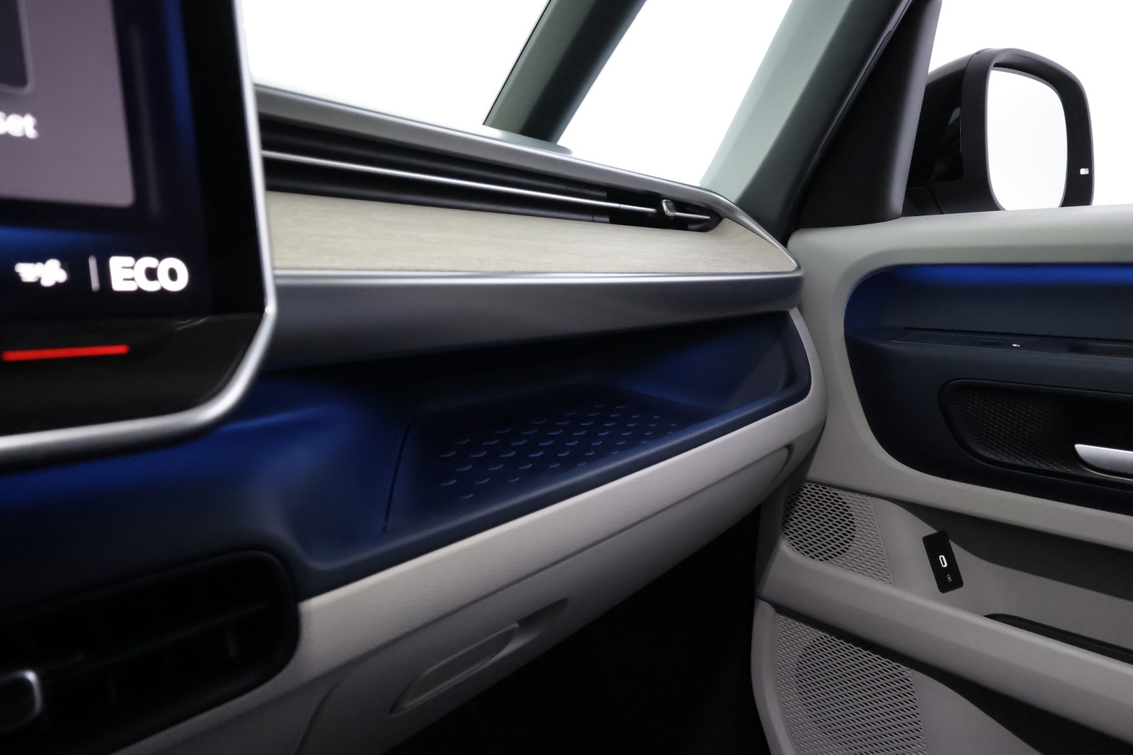 VOLKSWAGEN ID.BUZZ 2025