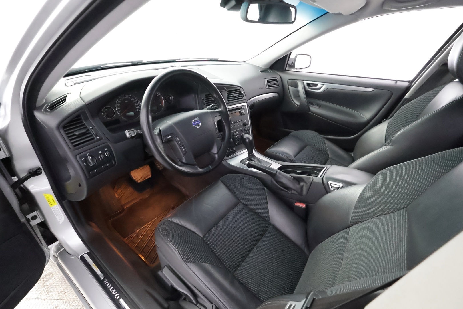 VOLVO V70 2006