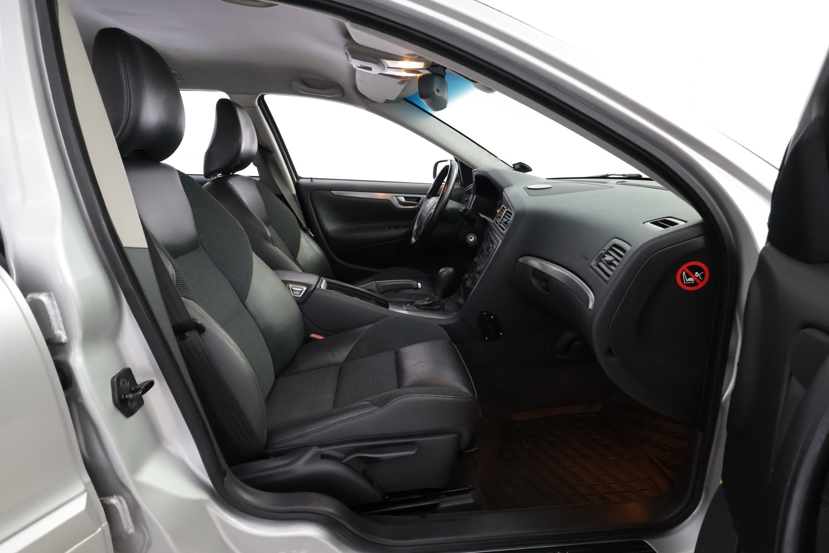 VOLVO V70 2006