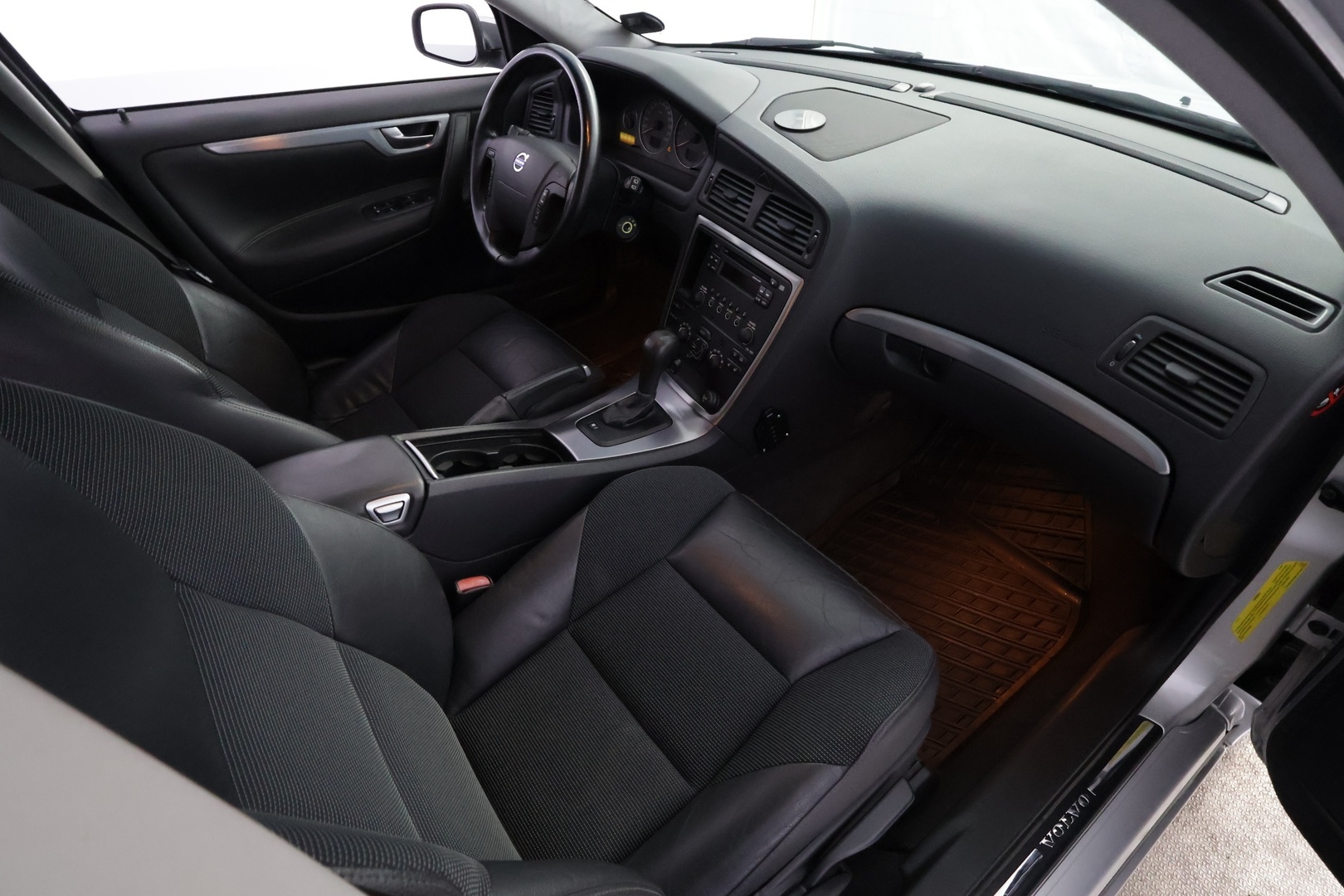 VOLVO V70 2006