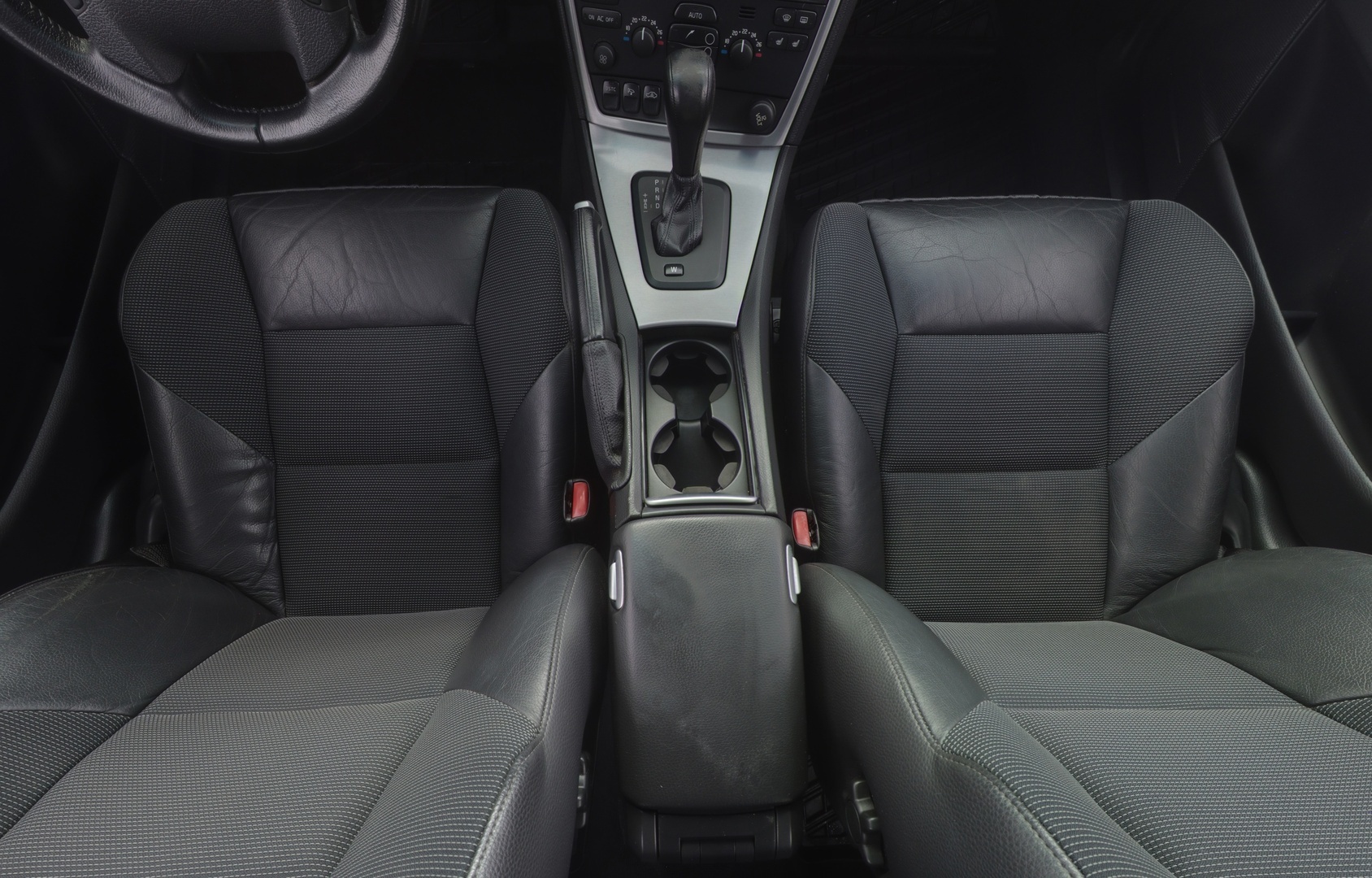 VOLVO V70 2006