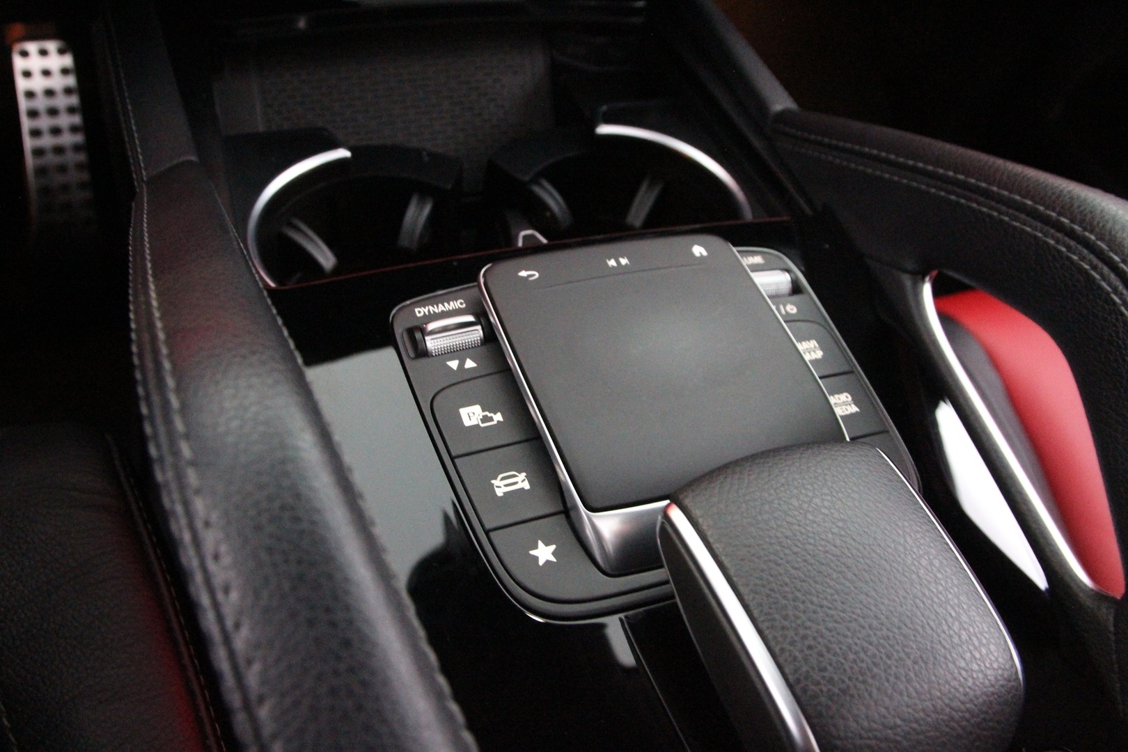 MERCEDES-BENZ GLE 2021