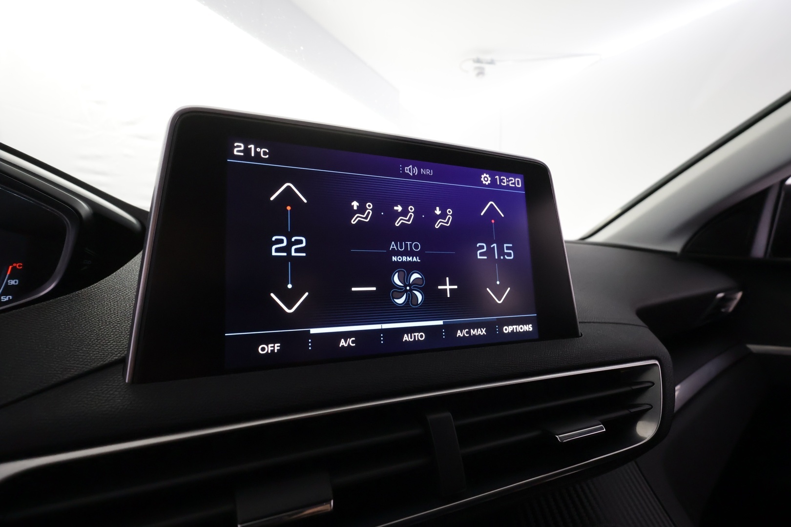 PEUGEOT 3008 2017