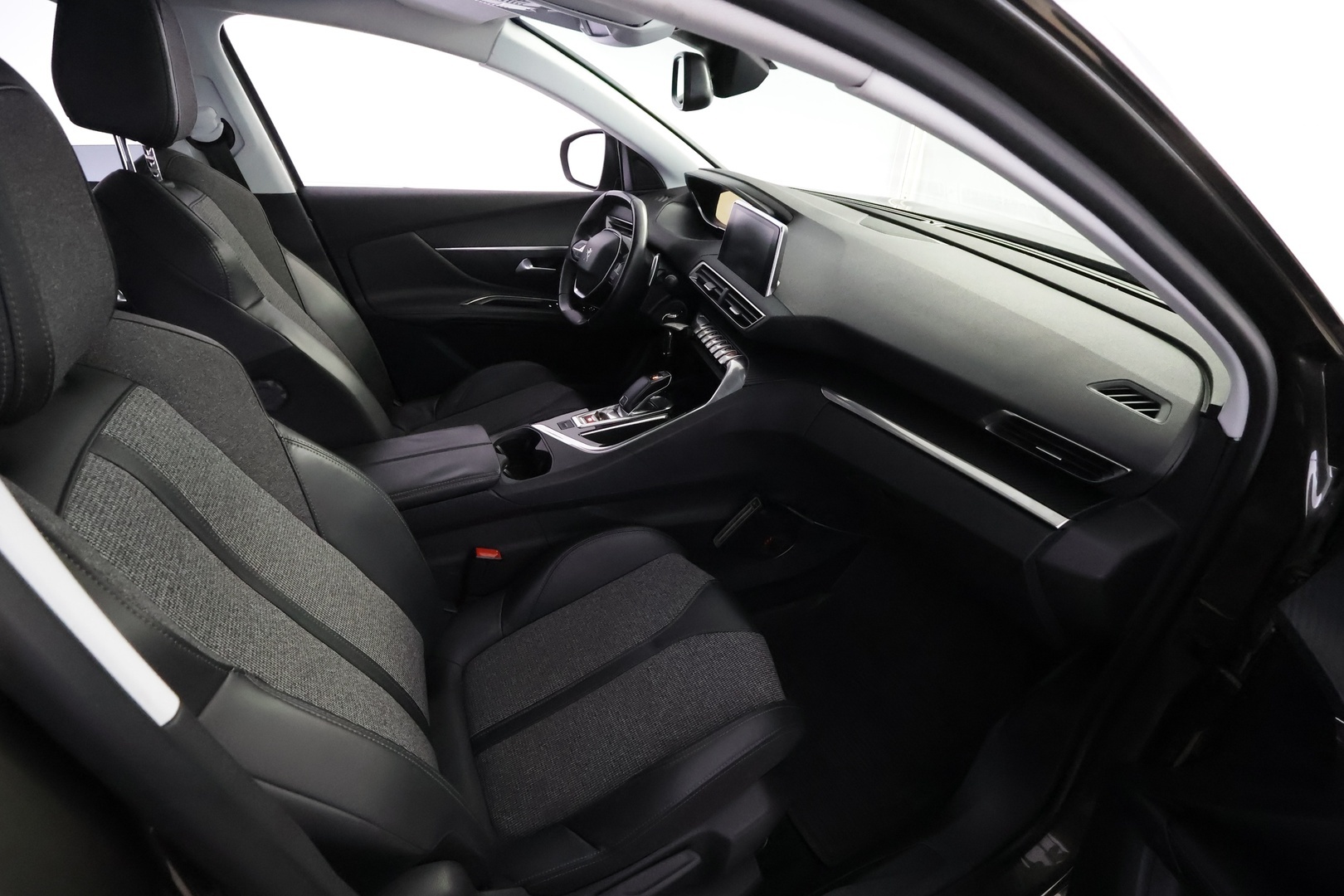 PEUGEOT 3008 2017