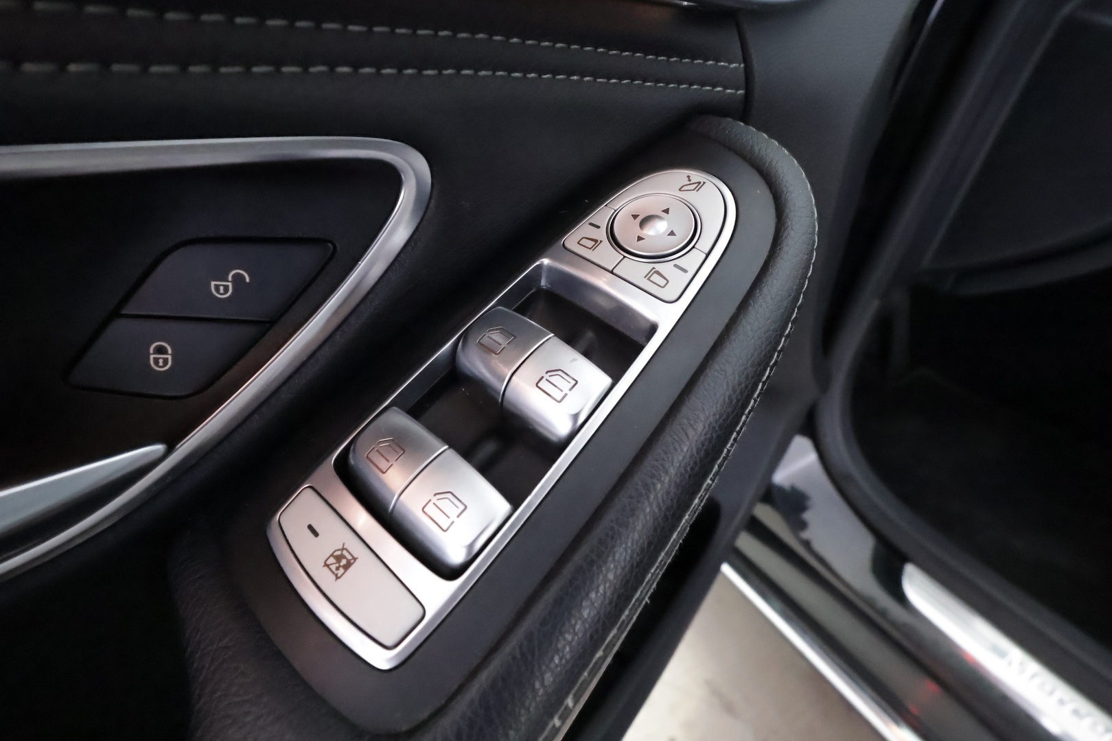 MERCEDES-BENZ C 2015