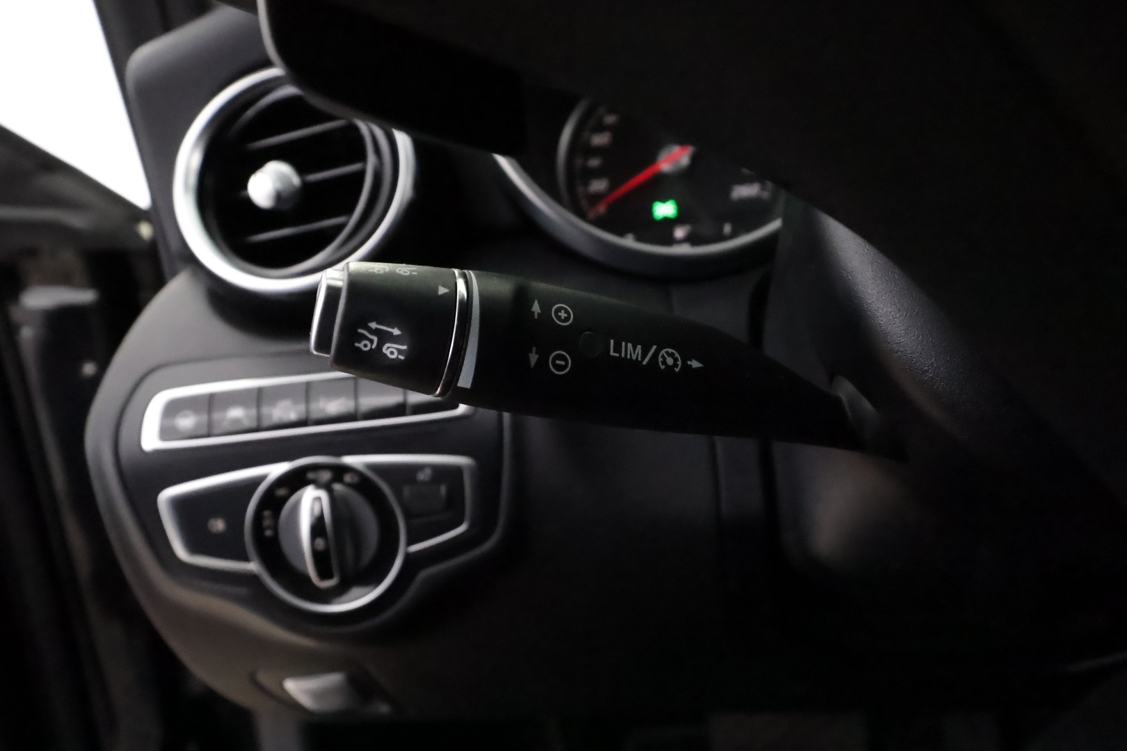 MERCEDES-BENZ C 2015