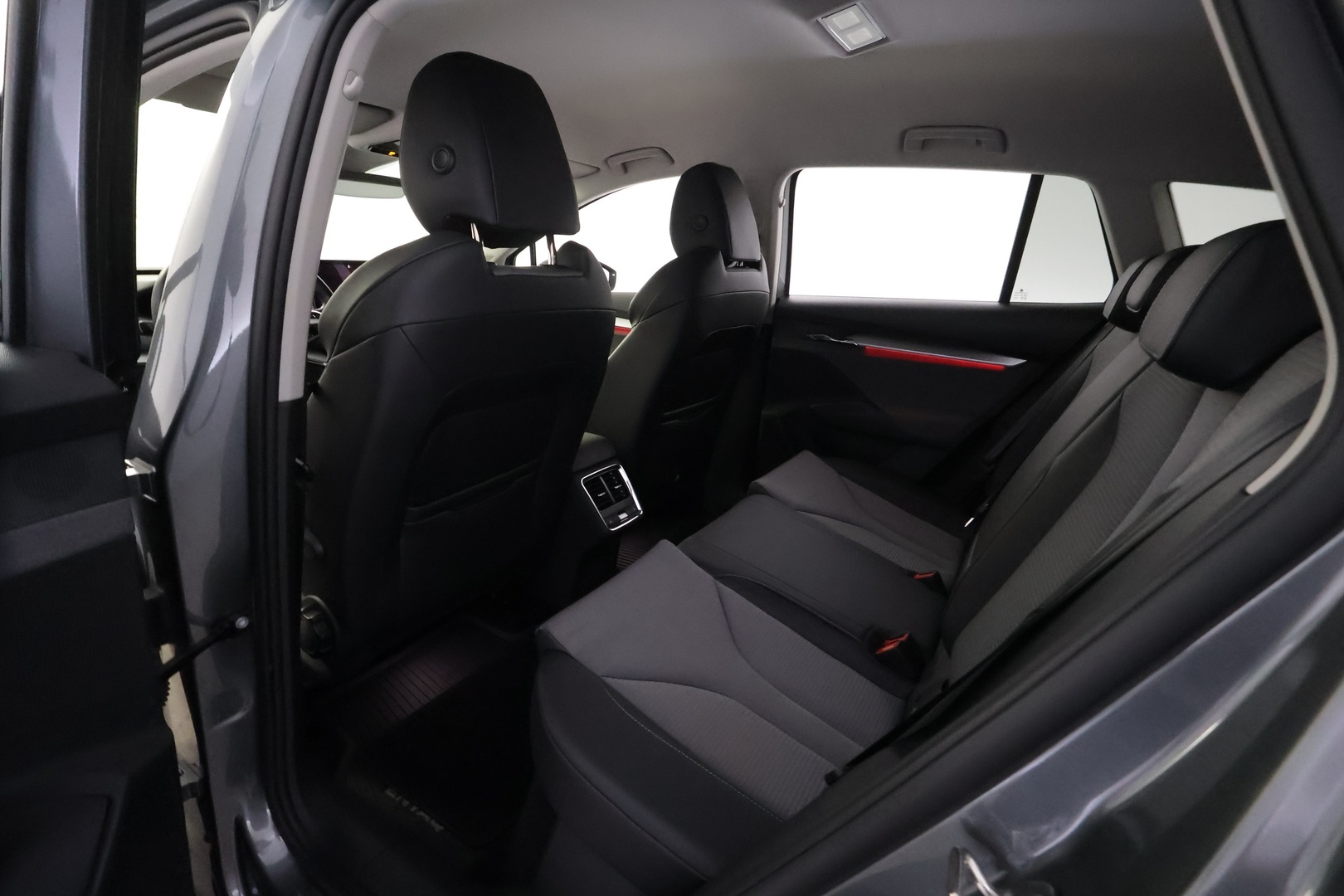 SKODA Enyaq 2023