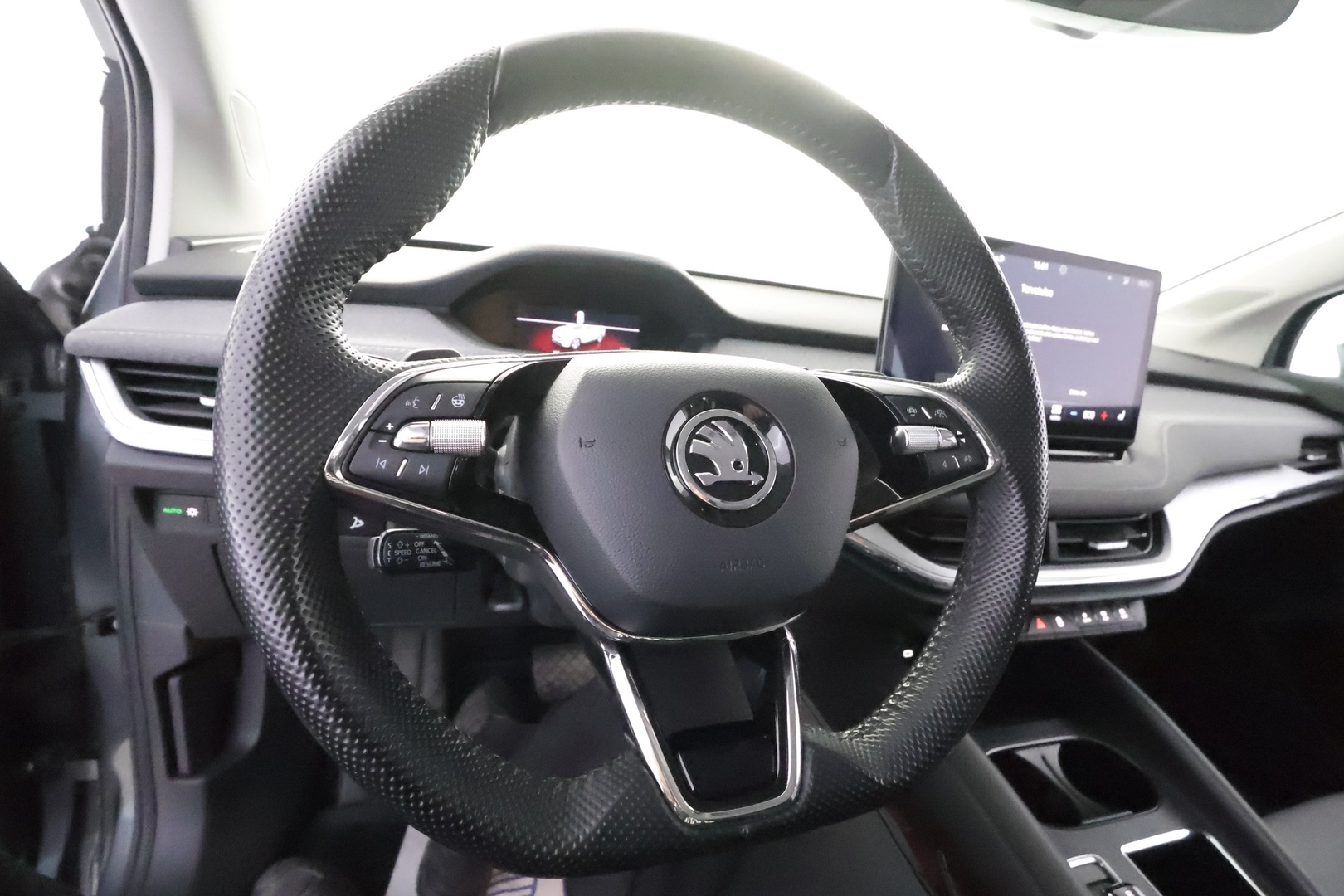 SKODA Enyaq 2023