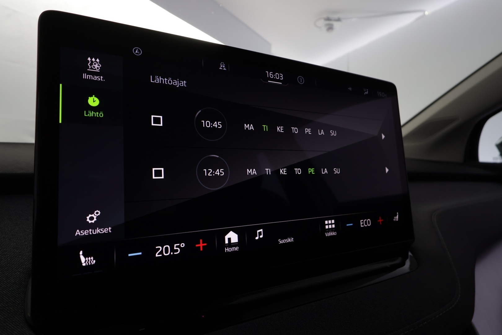 SKODA Enyaq 2023