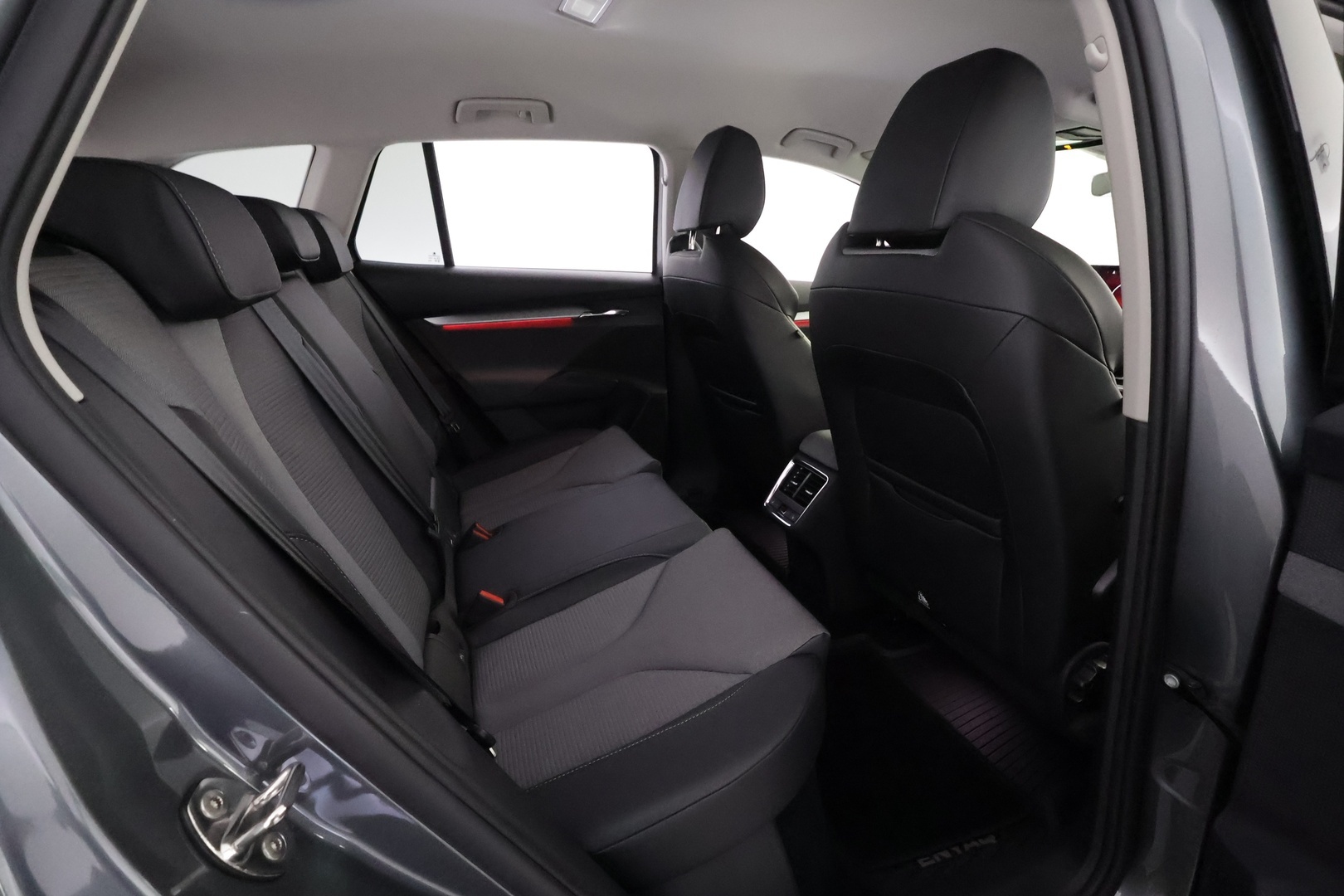 SKODA Enyaq 2023