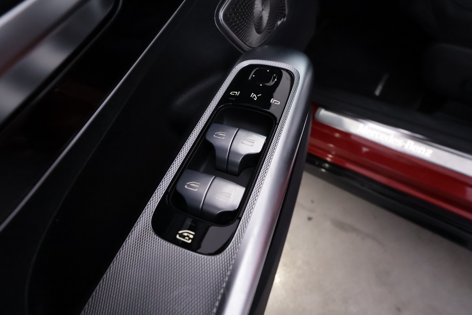 MERCEDES-BENZ EQE 2022