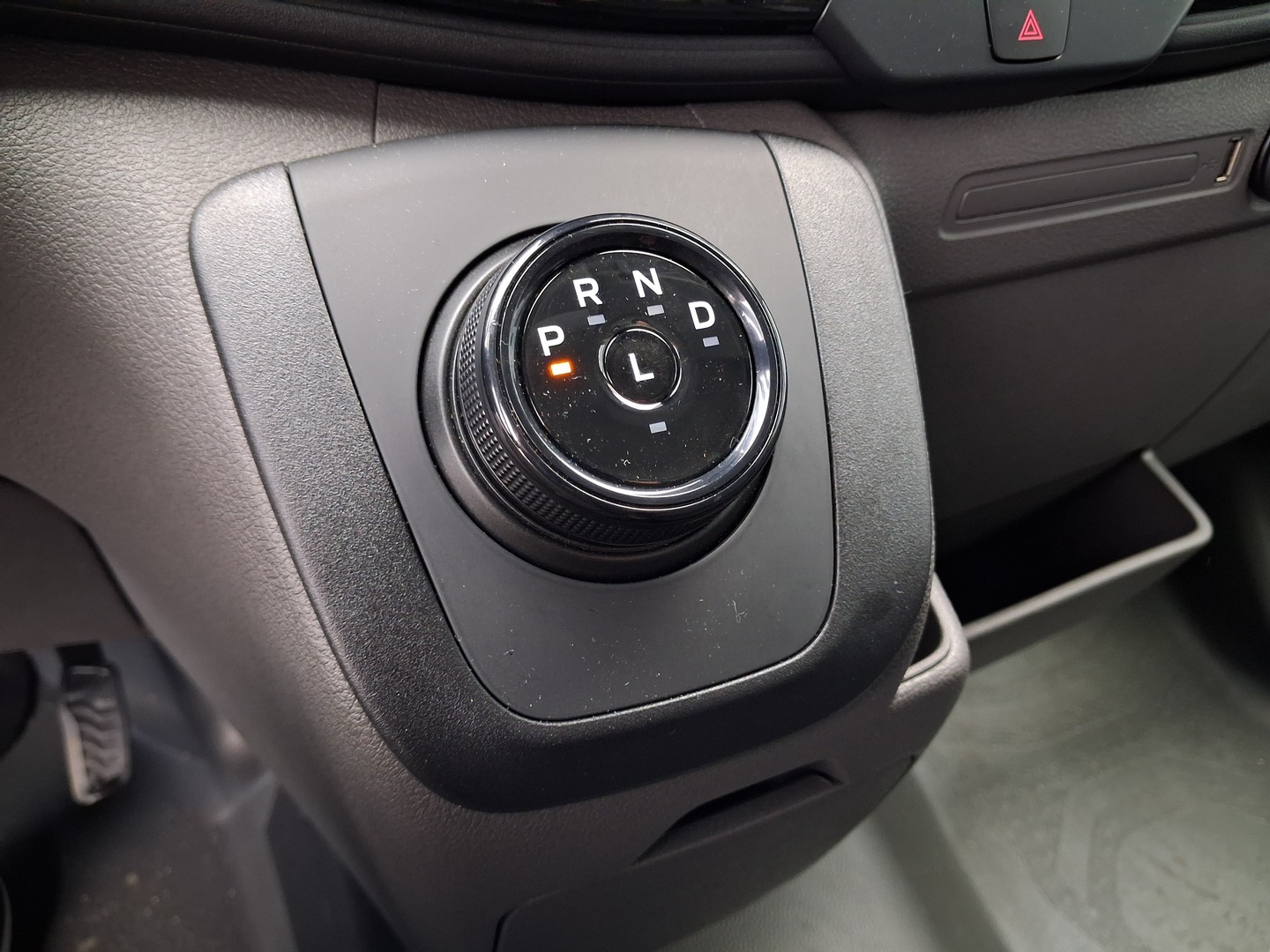 FORD E-TRANSIT 10