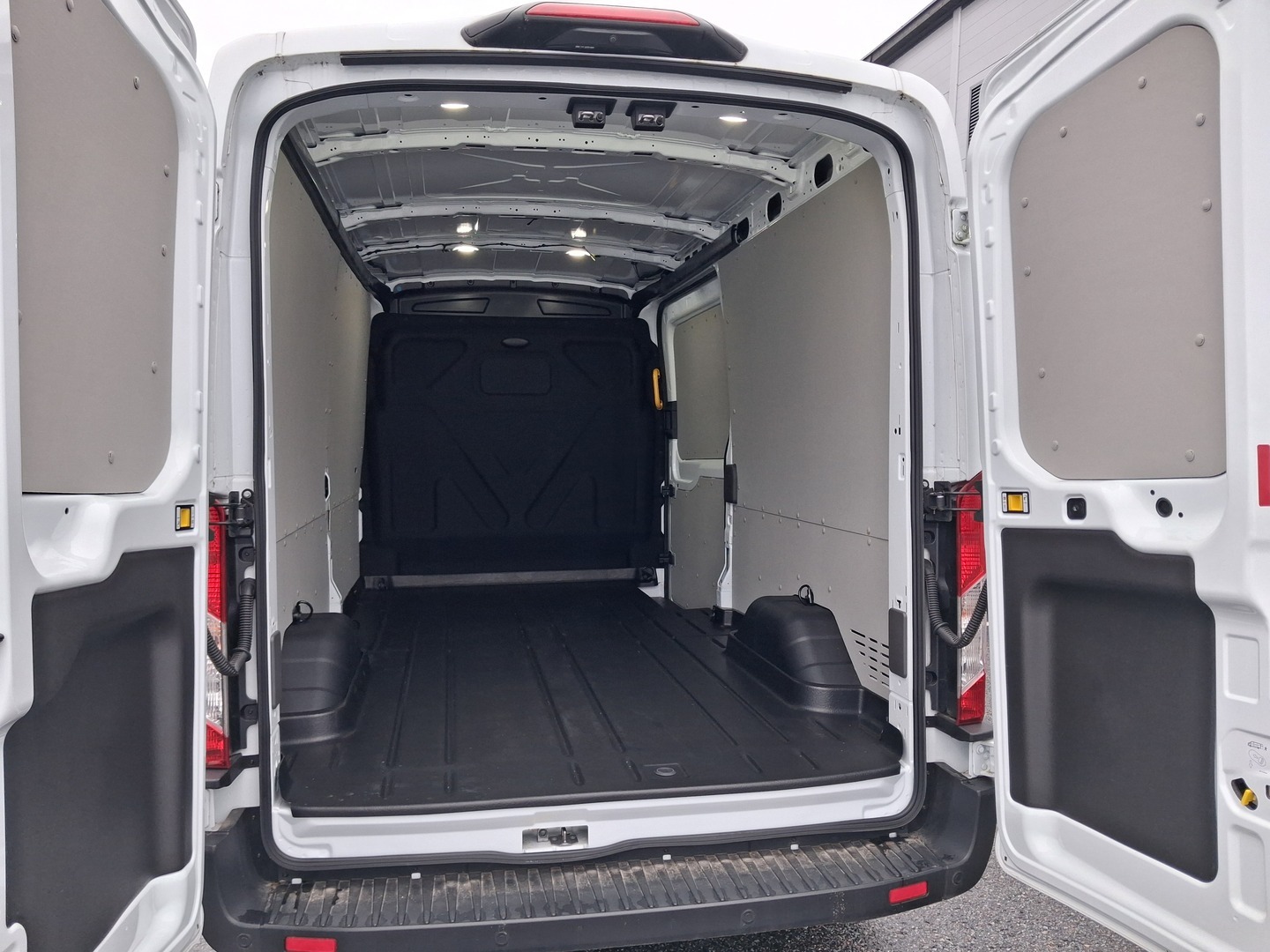 FORD E-TRANSIT 23