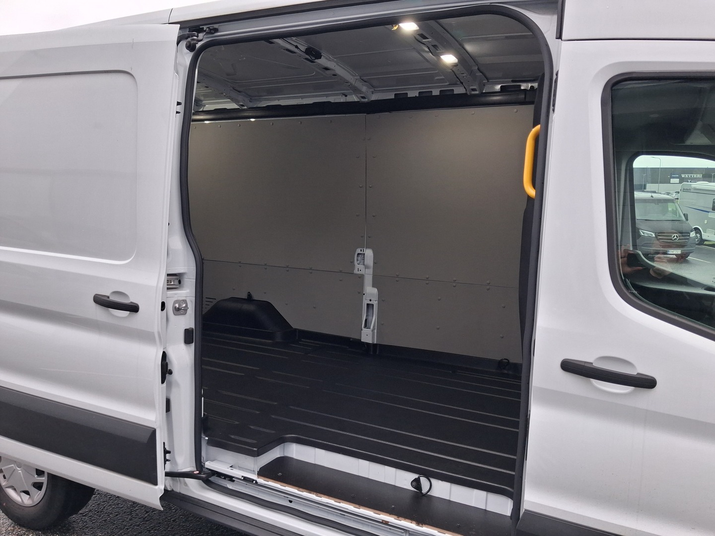 FORD E-TRANSIT 24