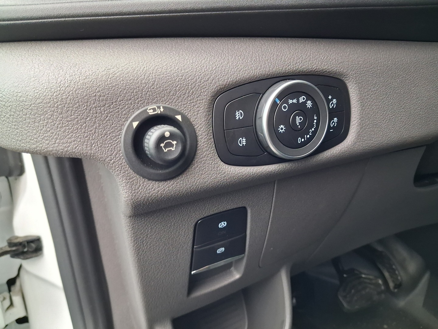 FORD E-TRANSIT 8