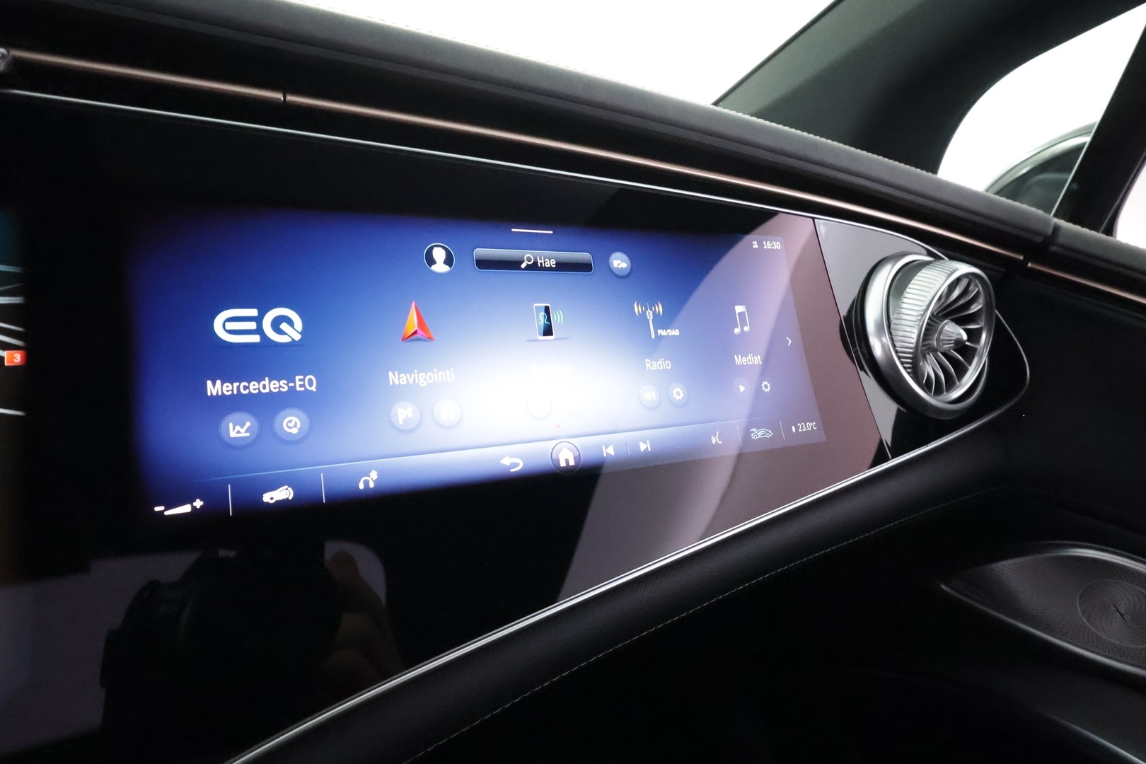 MERCEDES-BENZ EQS 2025