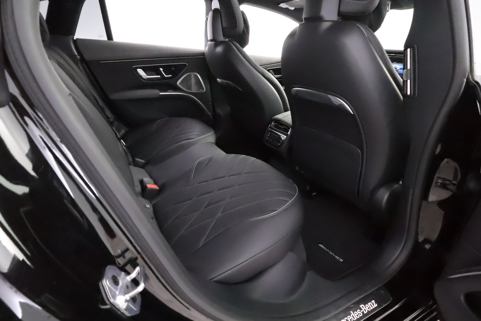 MERCEDES-BENZ EQS 2025