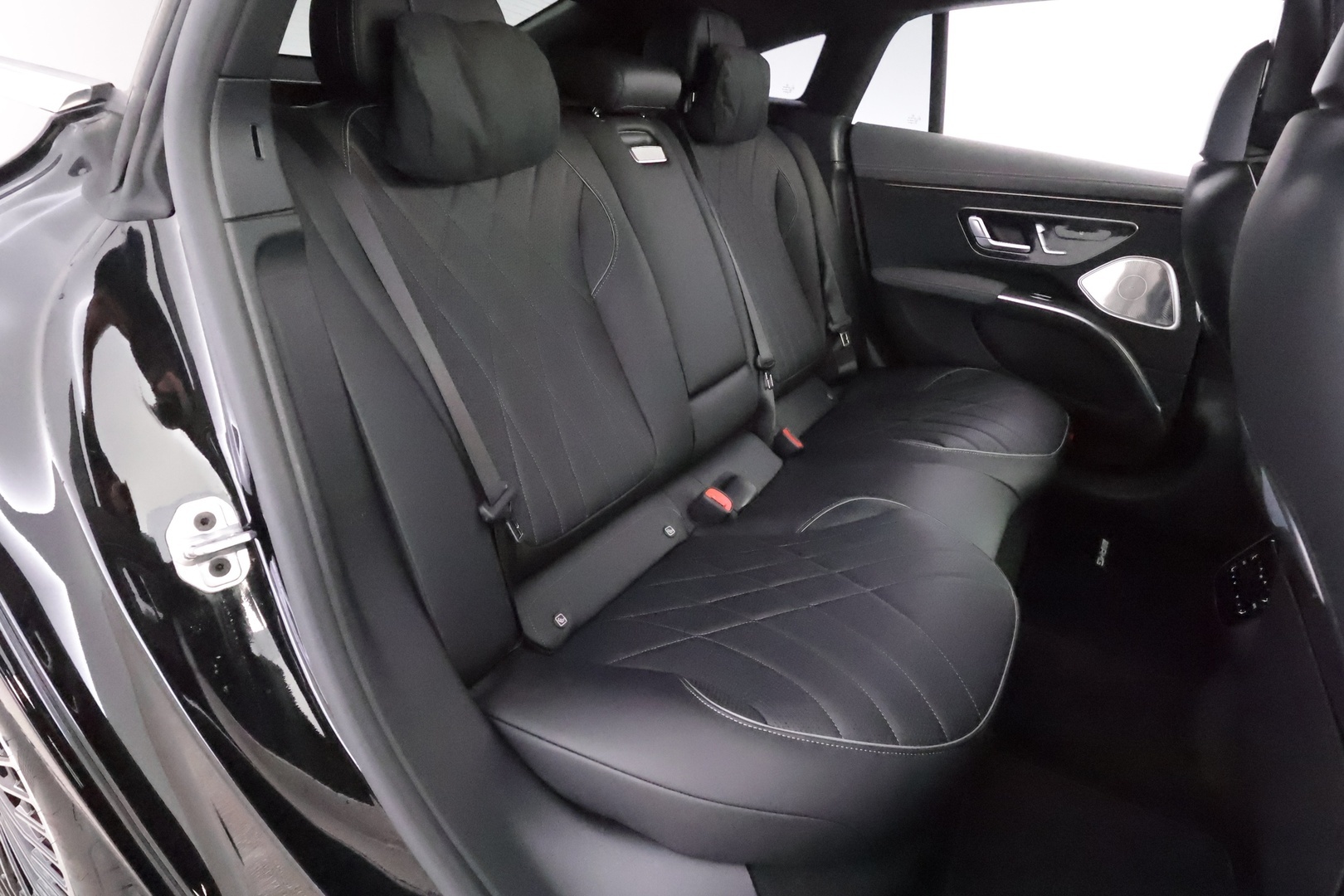 MERCEDES-BENZ EQS 2025
