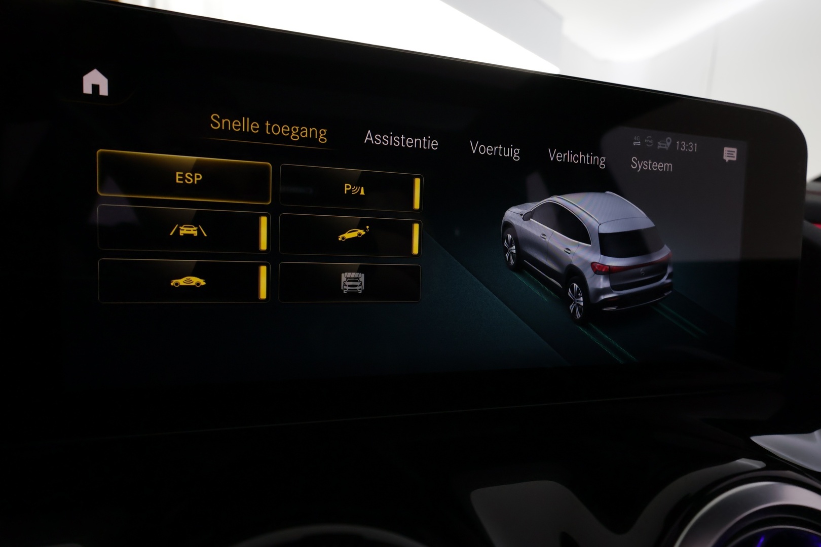 MERCEDES-BENZ EQA 2022