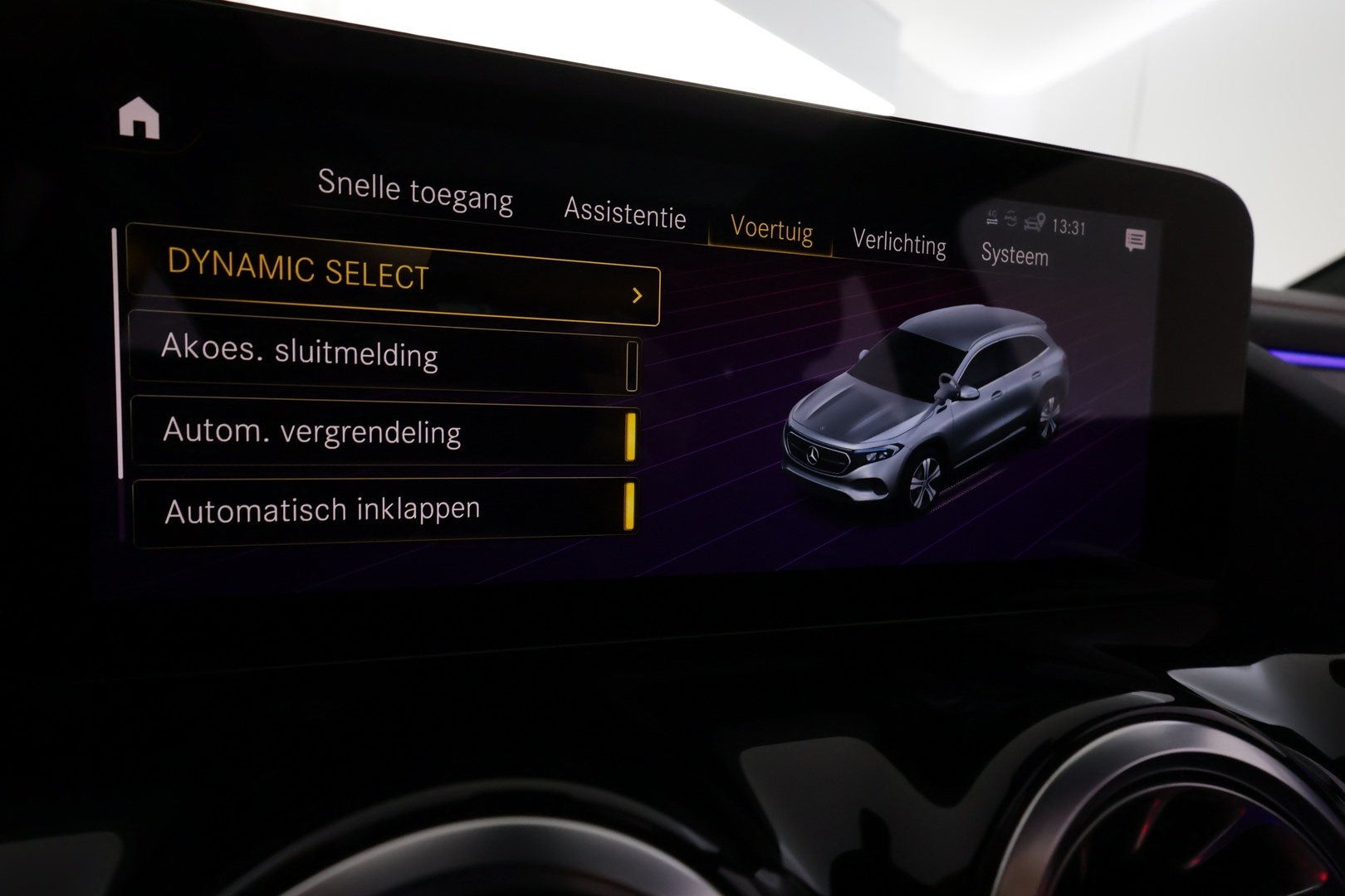 MERCEDES-BENZ EQA 2022