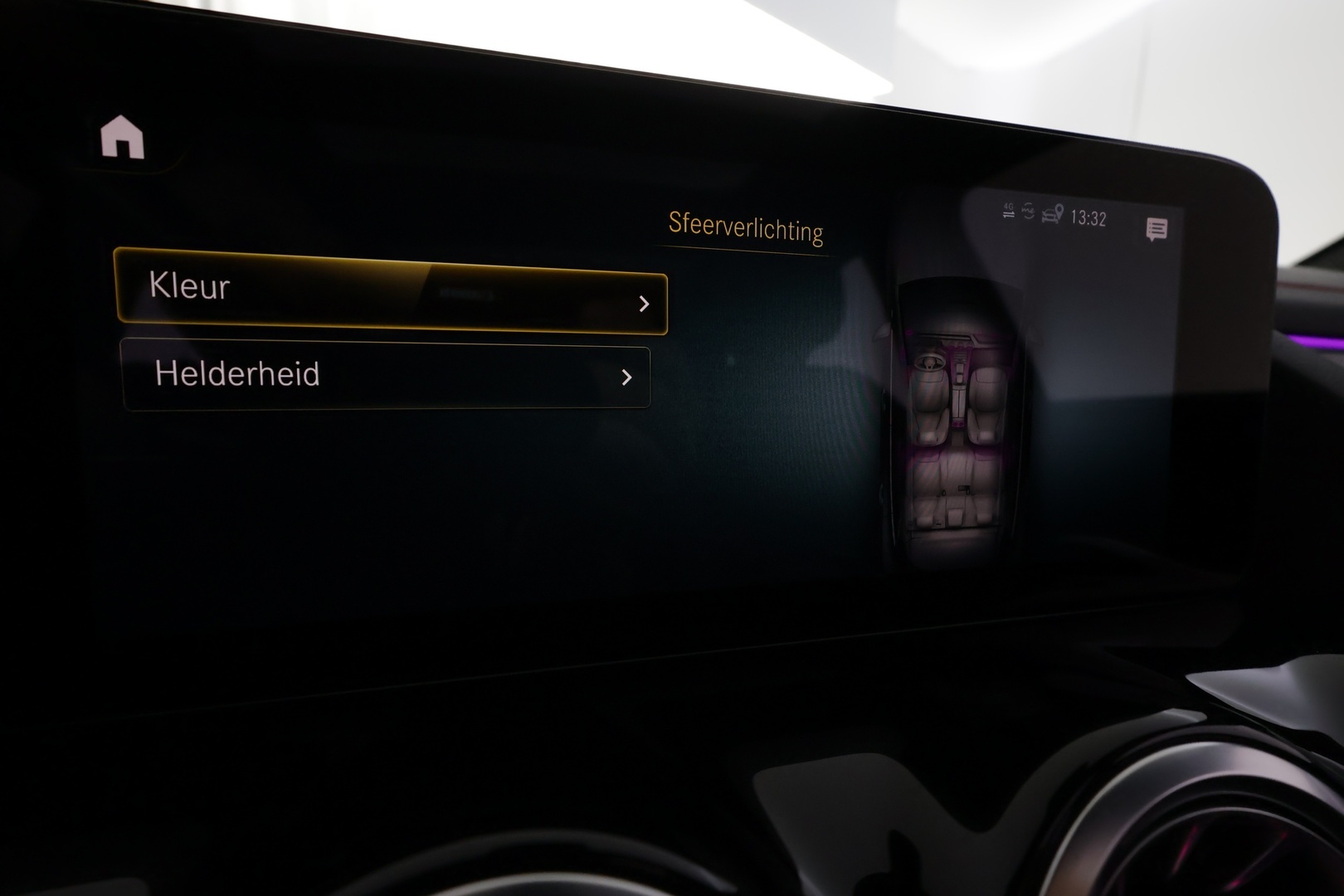 MERCEDES-BENZ EQA 2022