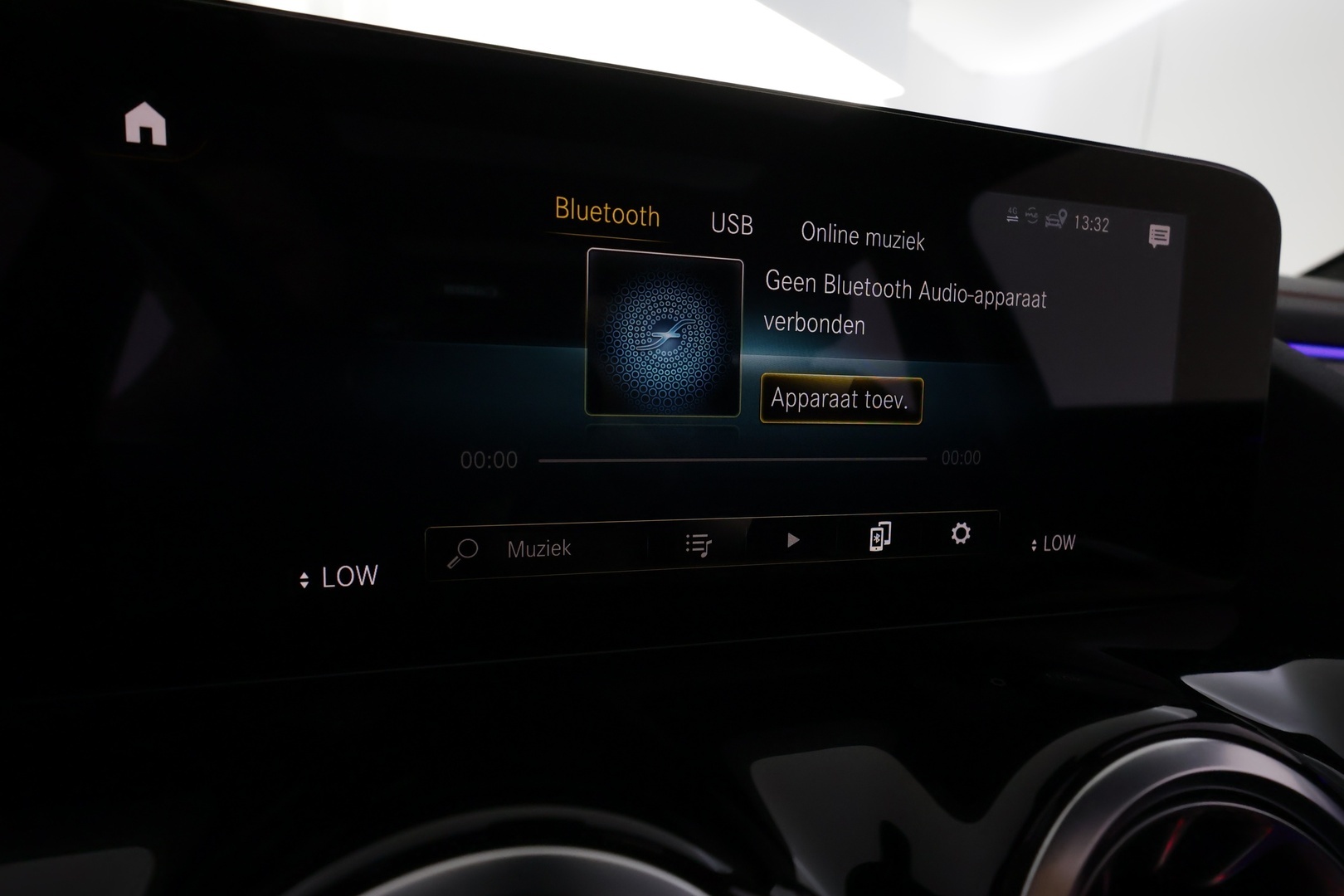 MERCEDES-BENZ EQA 2022