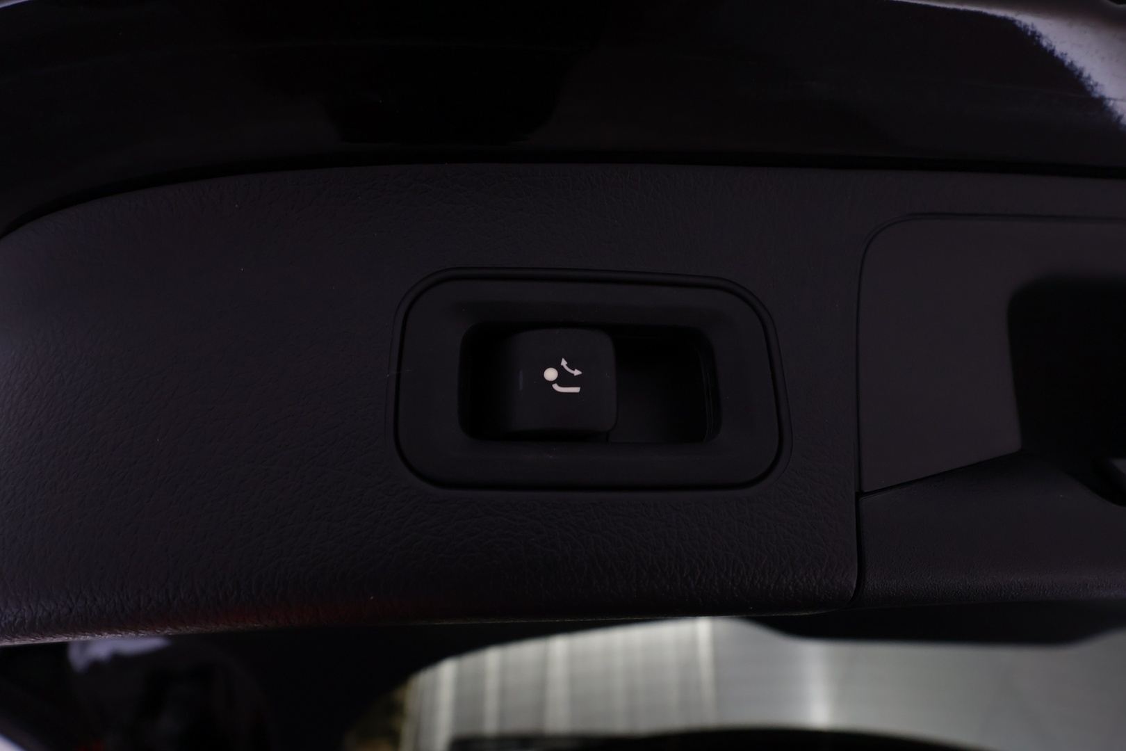 MERCEDES-BENZ EQA 2022