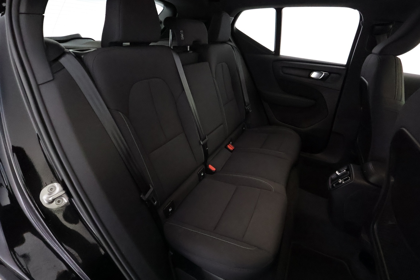 VOLVO XC40 23