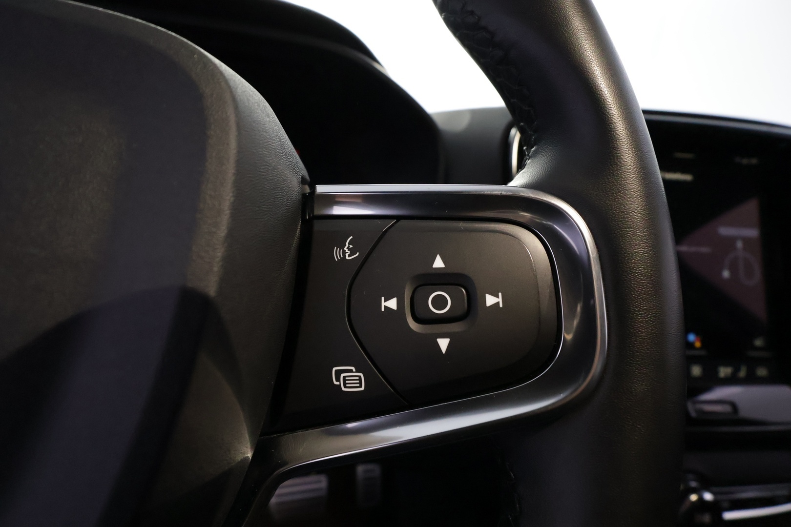 VOLVO XC40 29