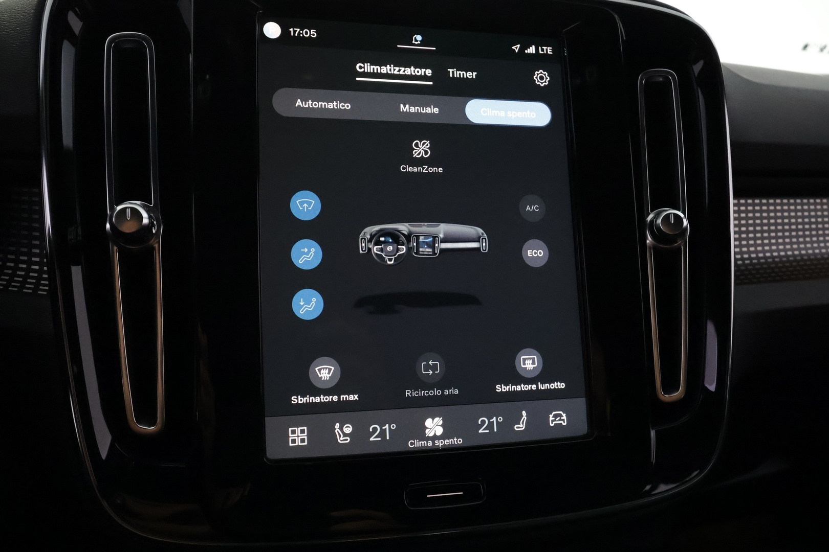 VOLVO XC40 38