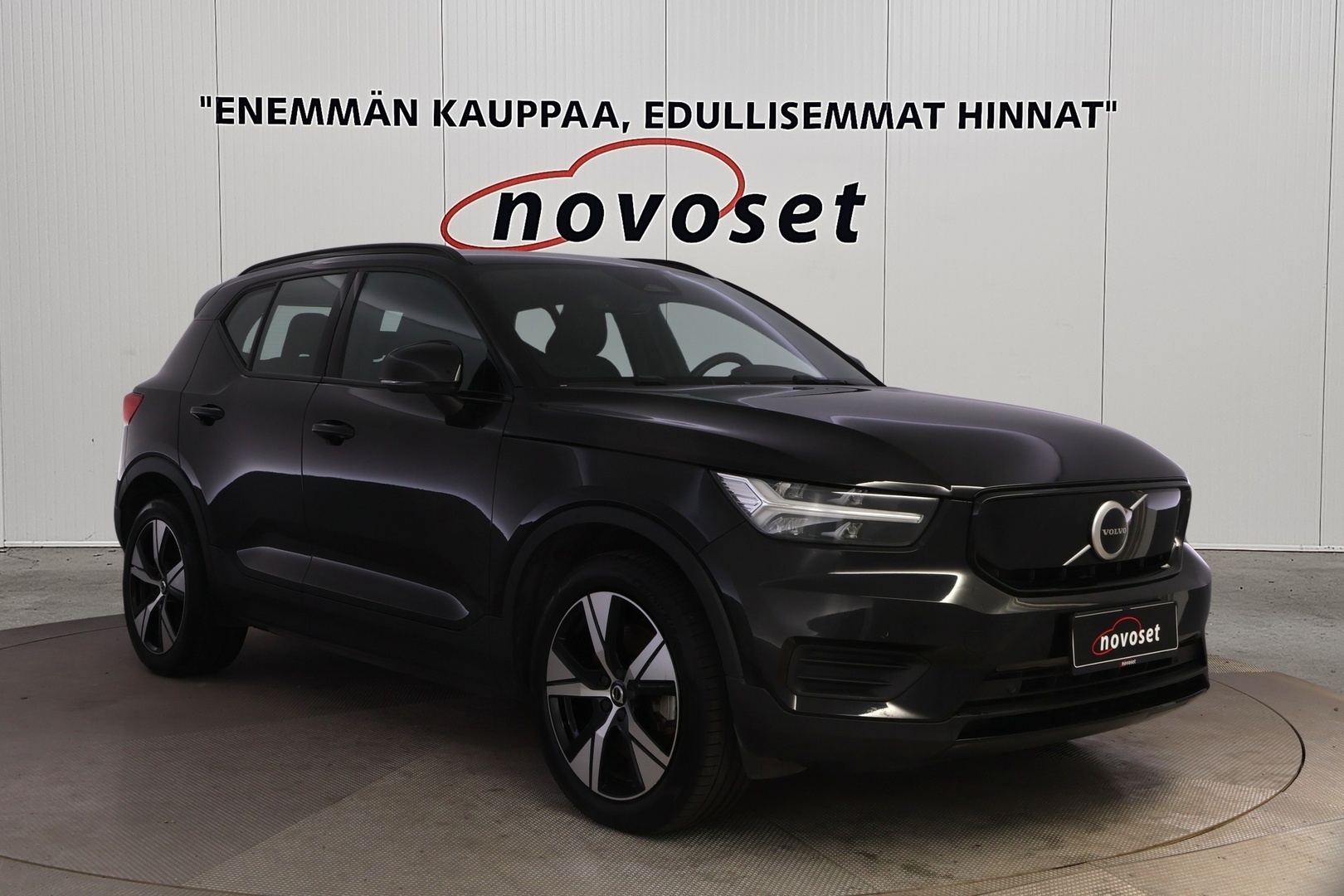 VOLVO XC40 5
