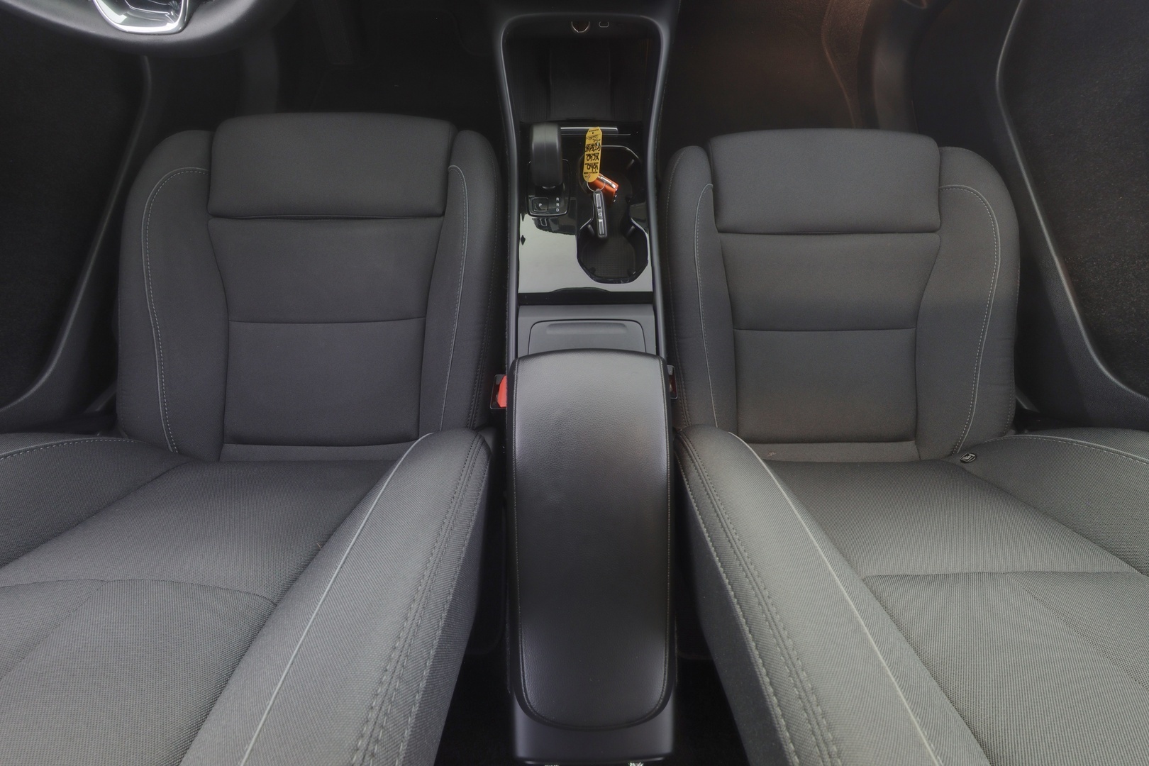 VOLVO XC40 9