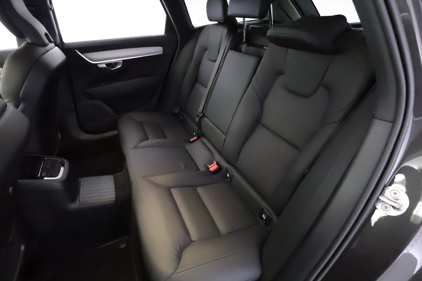 VOLVO V90 17