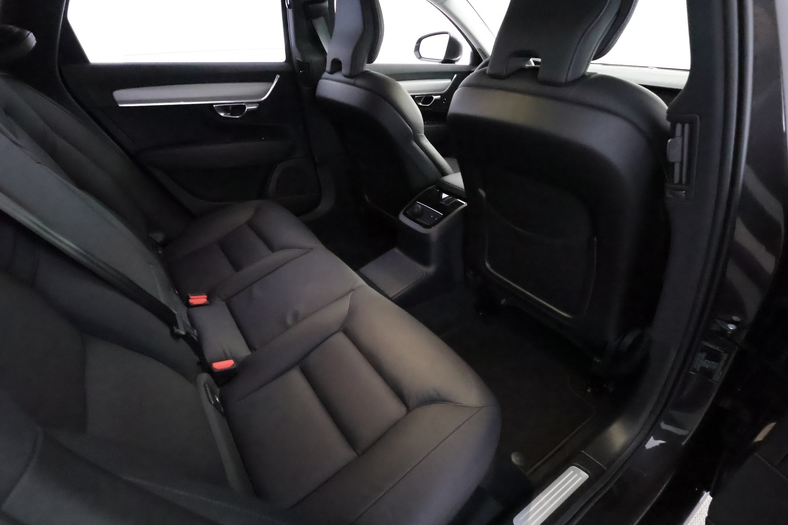 VOLVO V90 25