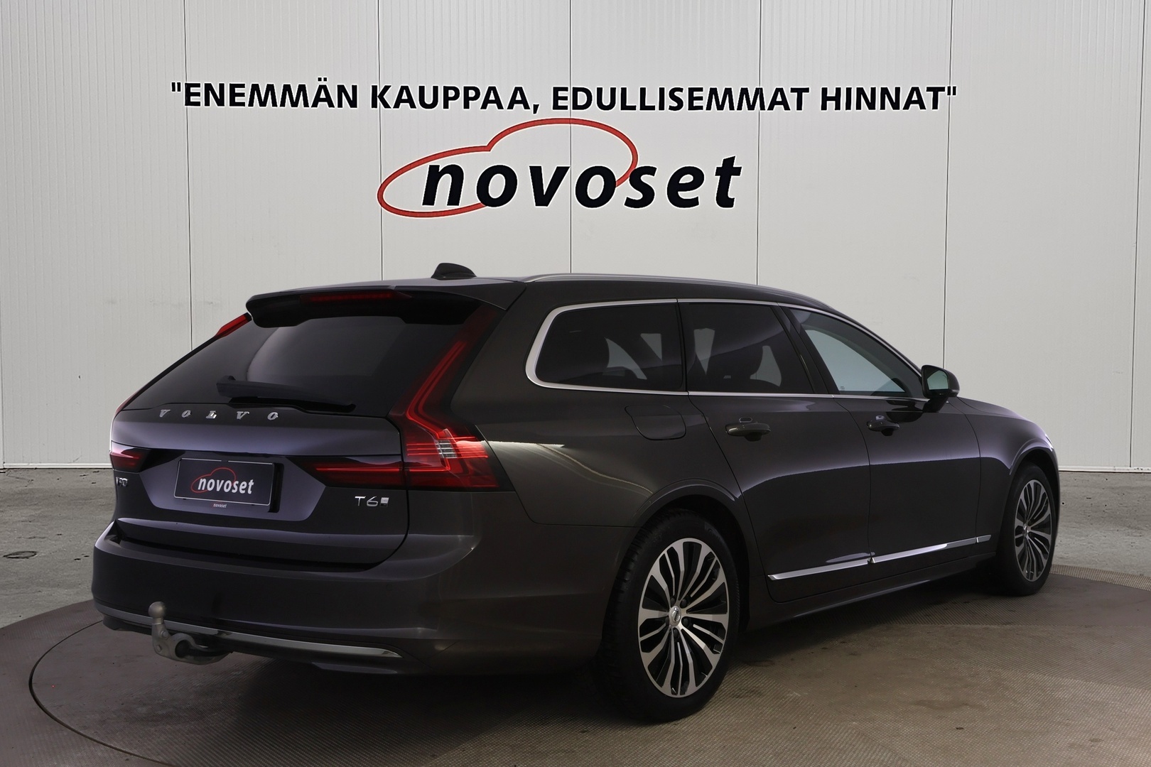 VOLVO V90 4