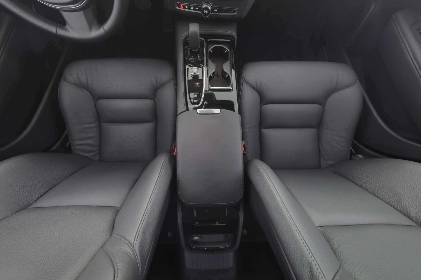 VOLVO V90 9