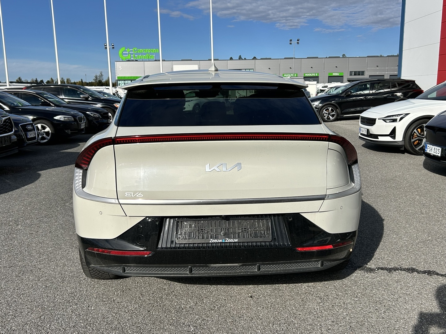 KIA EV6 4