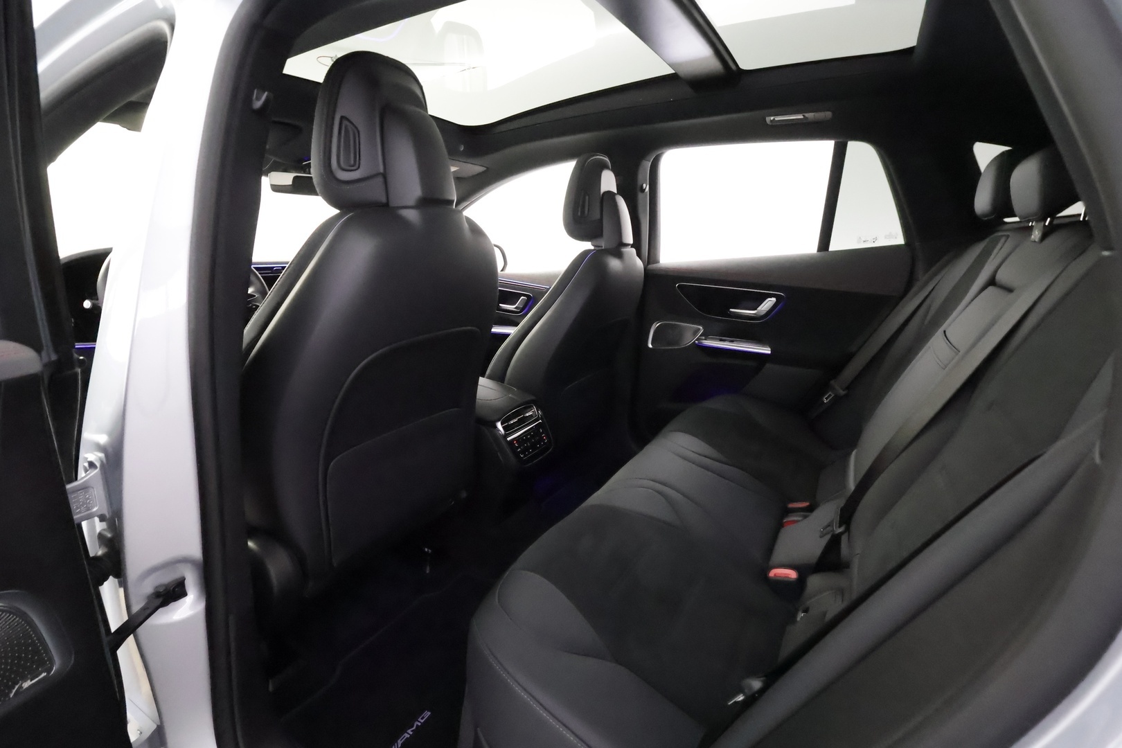 MERCEDES-BENZ EQE SUV 2025