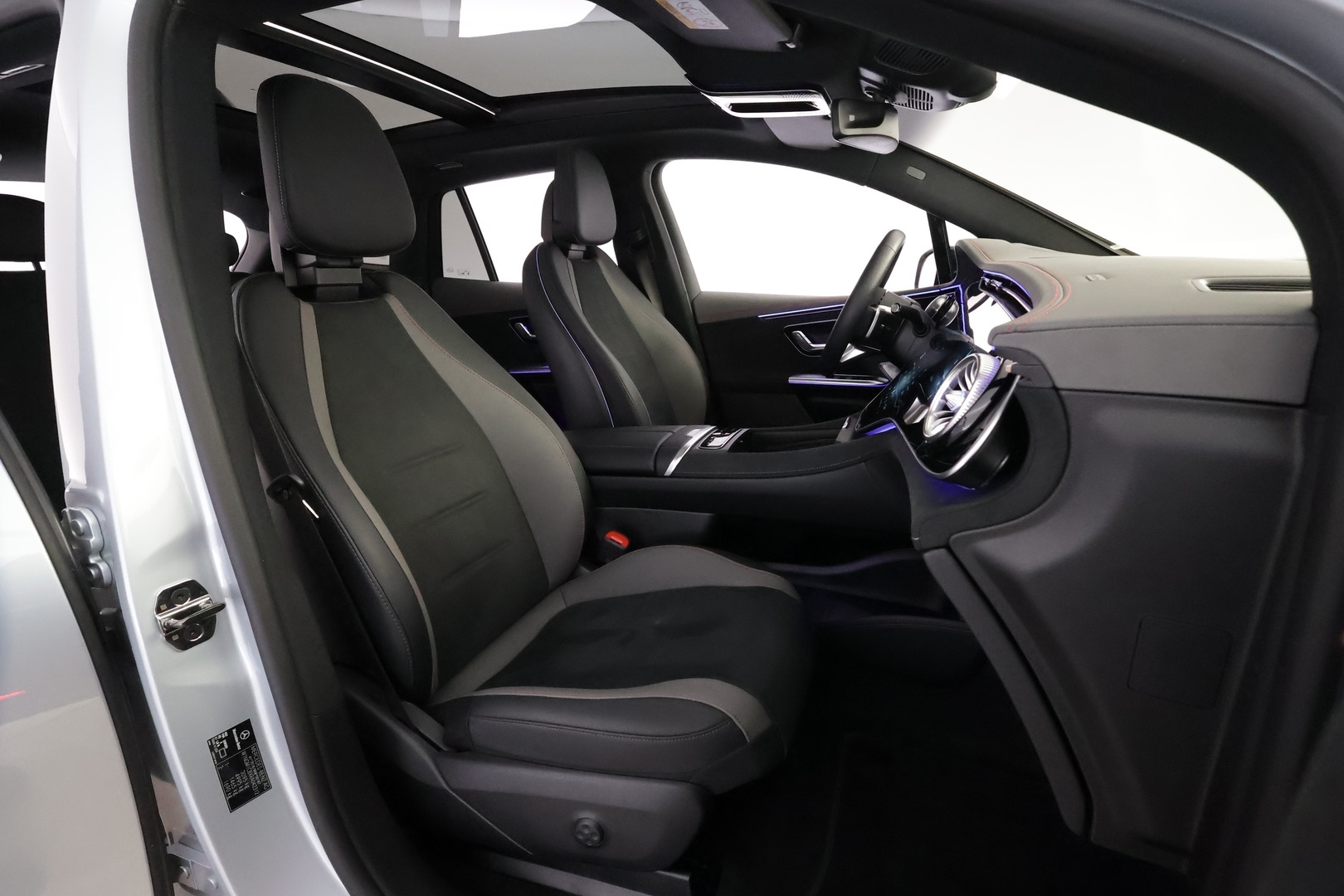 MERCEDES-BENZ EQE SUV 2025