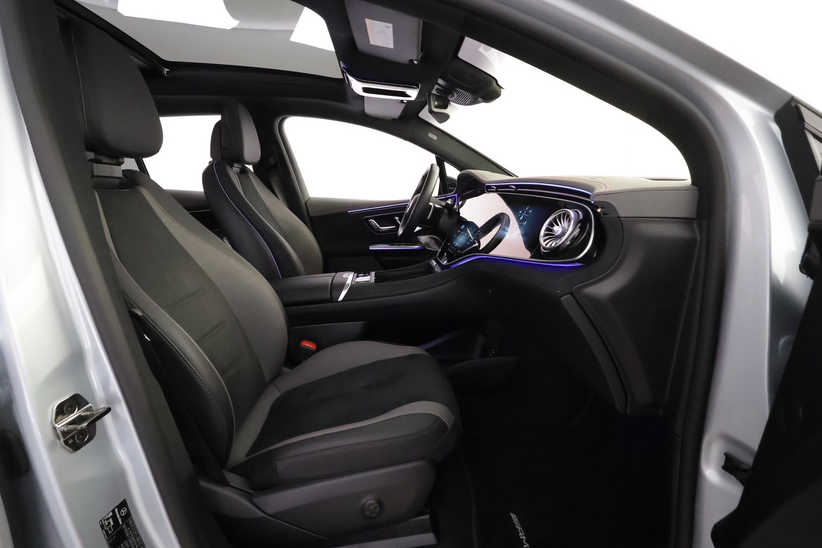 MERCEDES-BENZ EQE SUV 2025