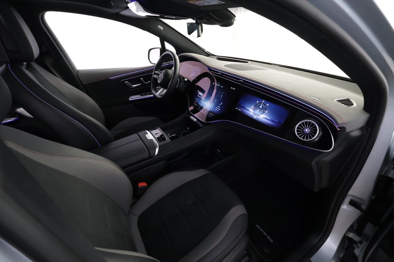 MERCEDES-BENZ EQE SUV 2025