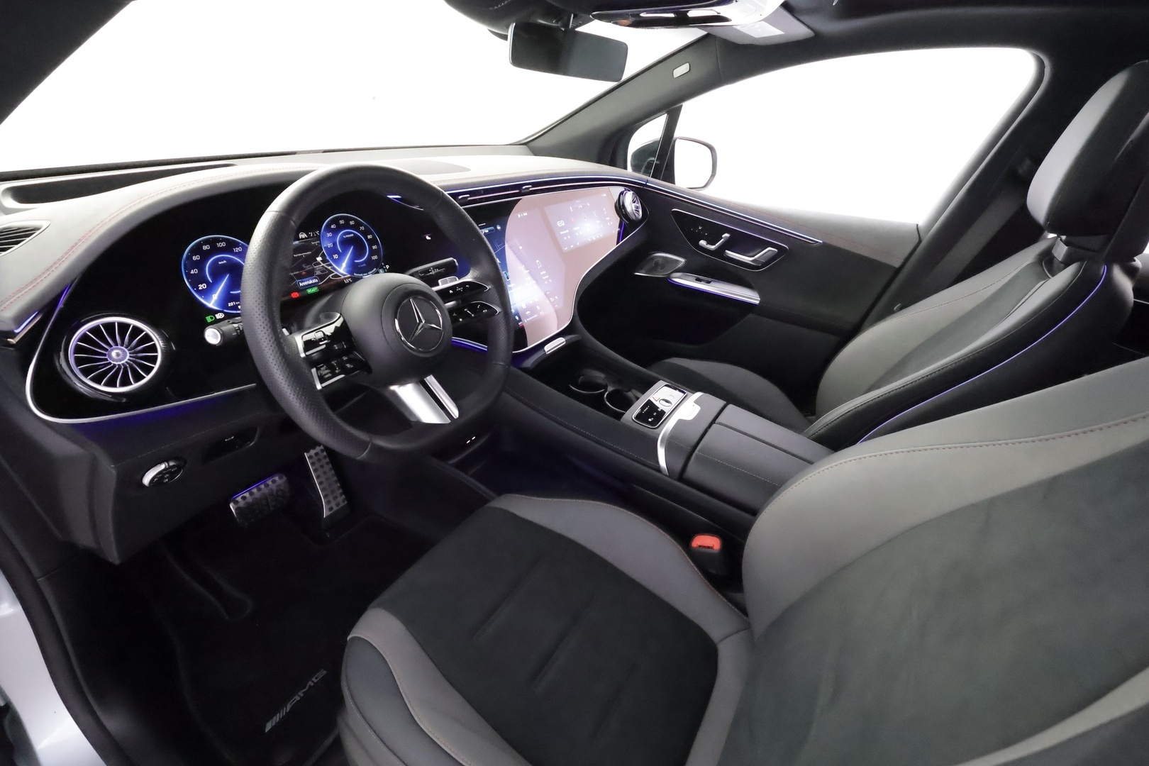 MERCEDES-BENZ EQE SUV 2025