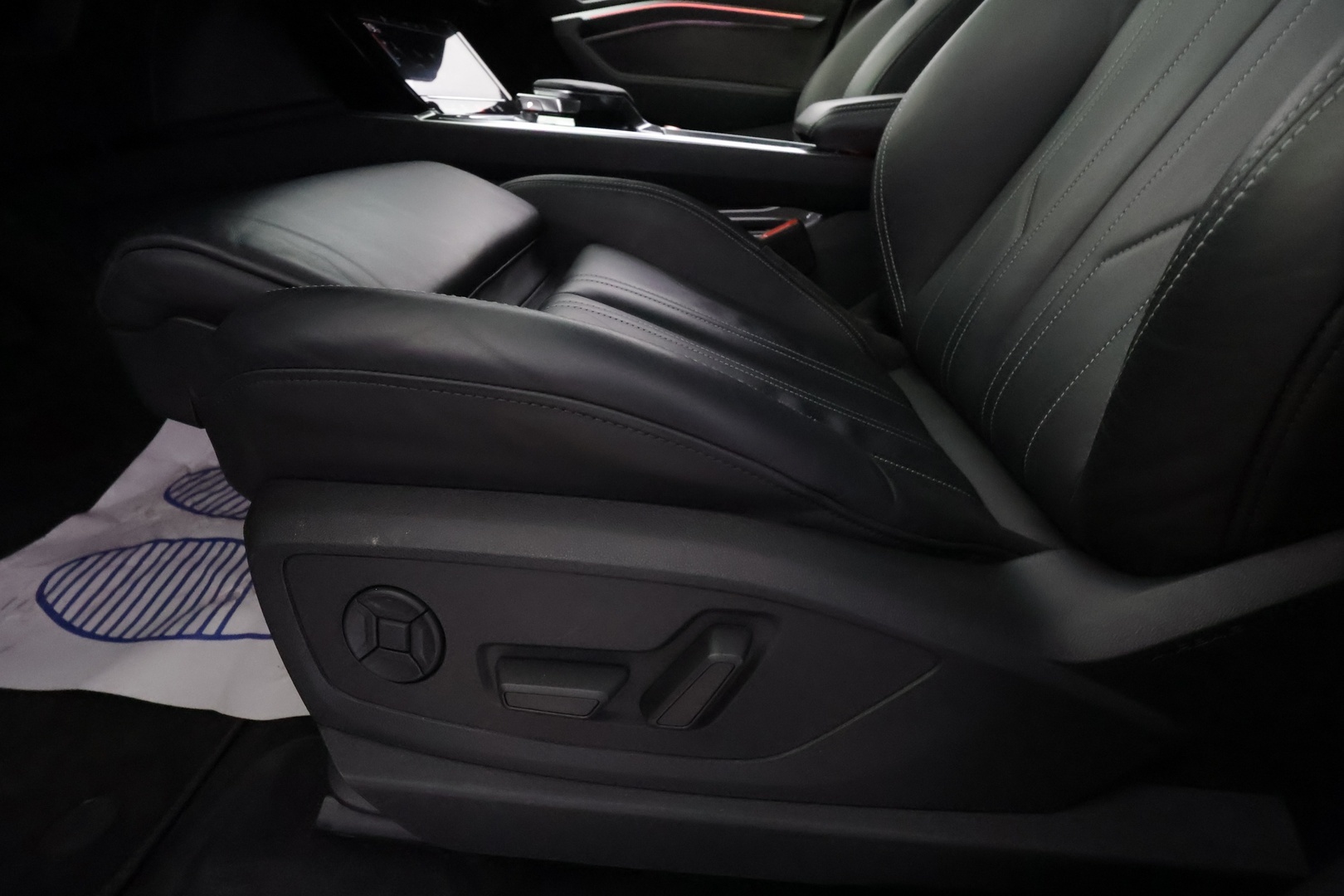 AUDI E-TRON 2021