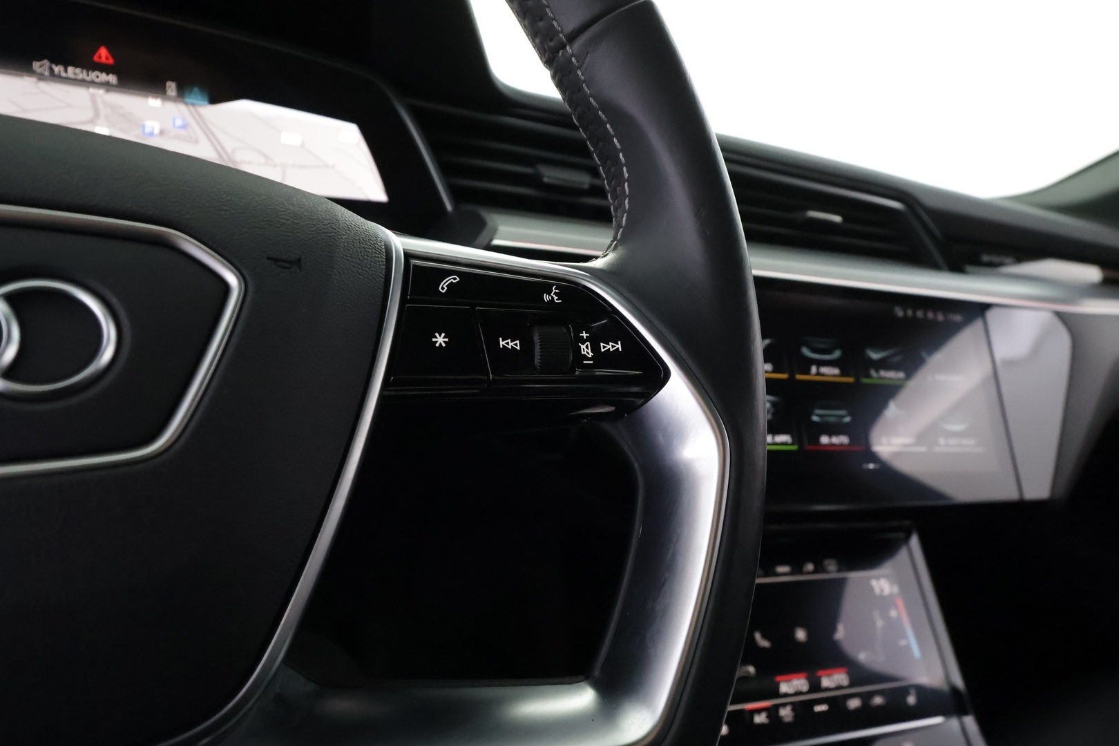 AUDI E-TRON 2021