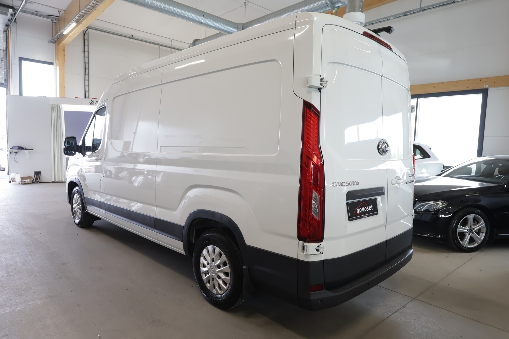 MAXUS E-DELIVER 9 2024